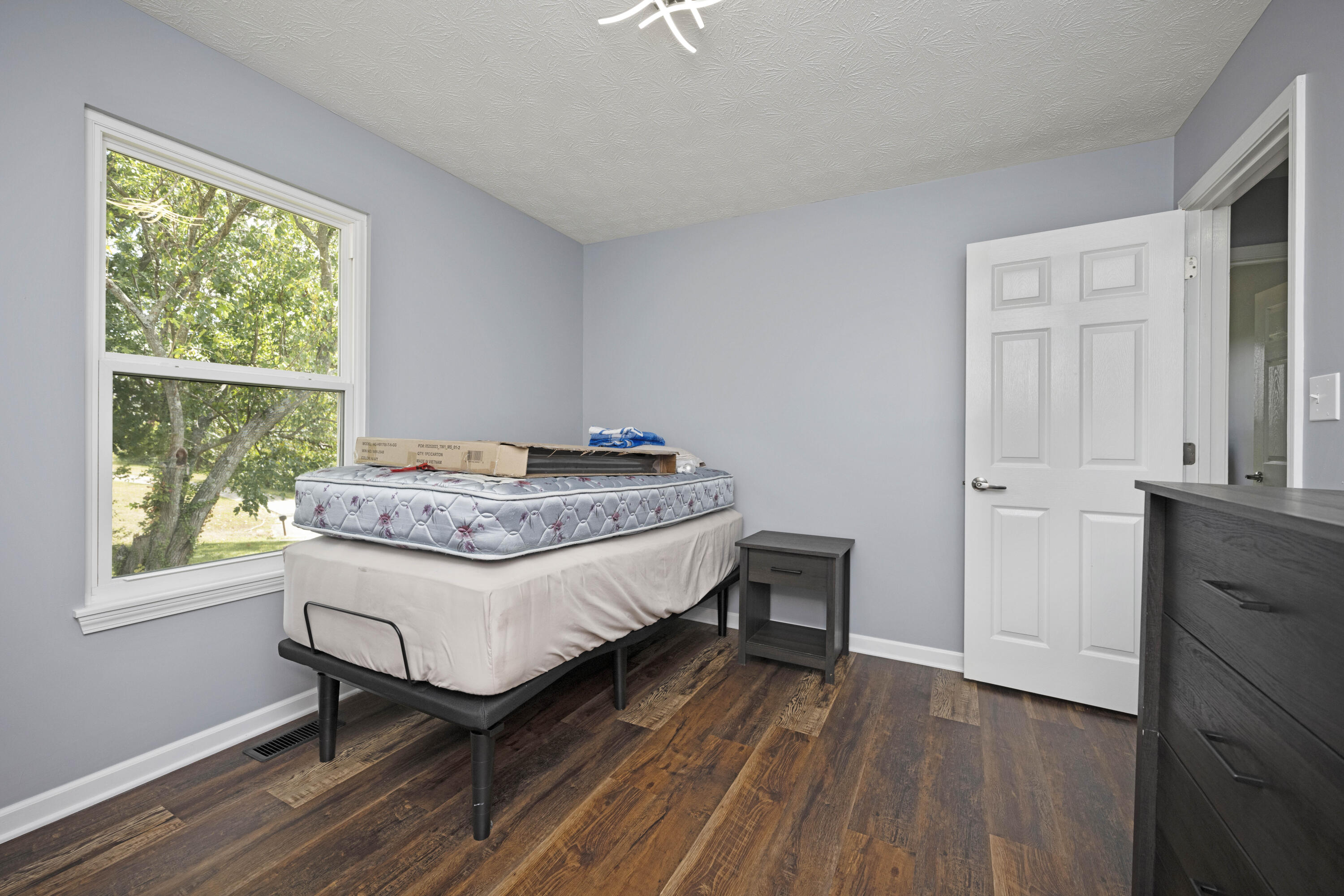 Richmond, Kentucky 40475, United States, 3 Bedrooms Bedrooms, ,2 BathroomsBathrooms,Residential,Active,206542