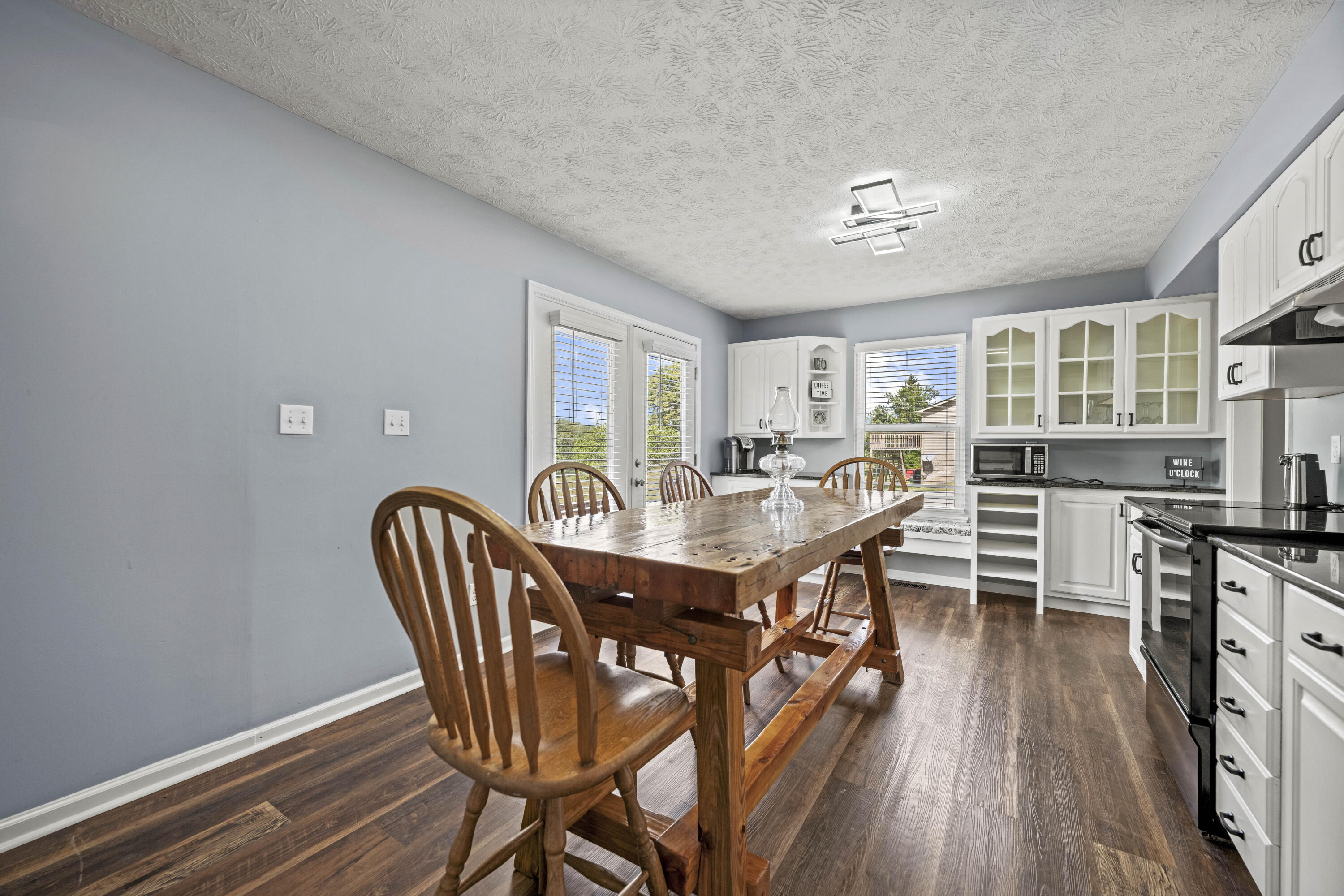 Richmond, Kentucky 40475, United States, 3 Bedrooms Bedrooms, ,2 BathroomsBathrooms,Residential,Active,206542