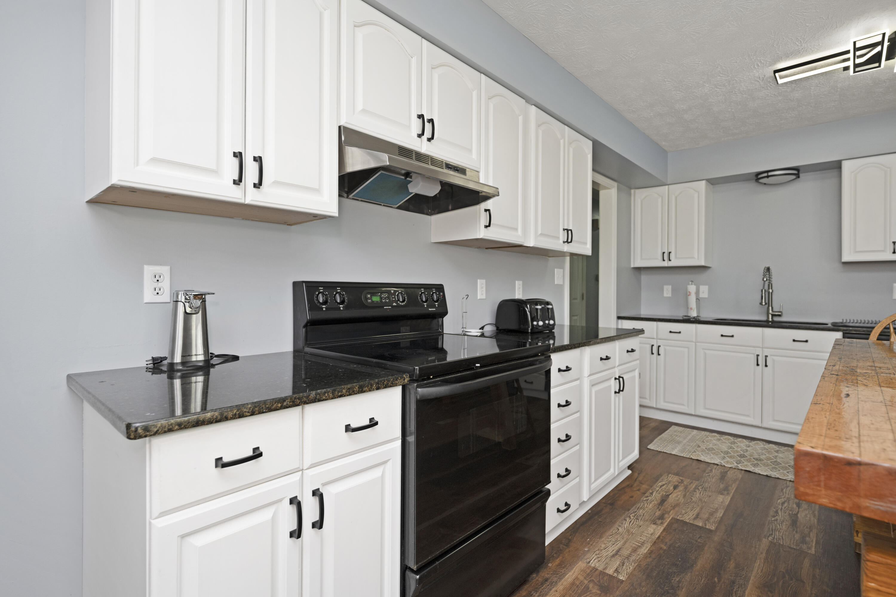 Richmond, Kentucky 40475, United States, 3 Bedrooms Bedrooms, ,2 BathroomsBathrooms,Residential,Active,206542