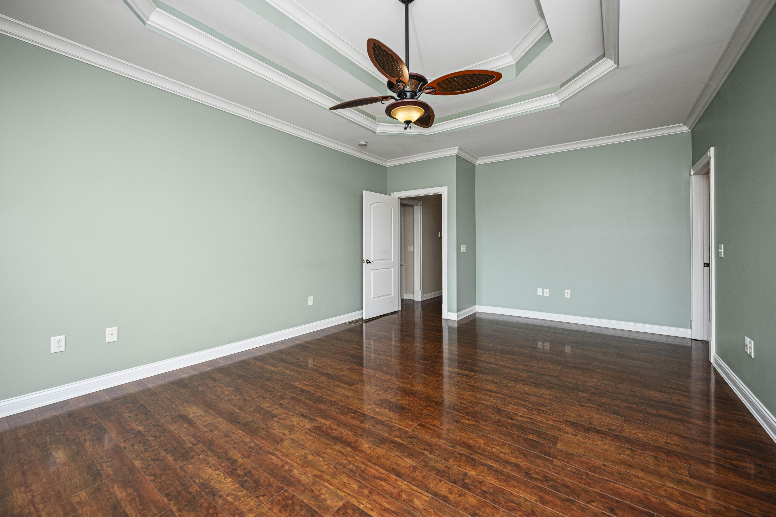 Richmond, Kentucky 40475, United States, 5 Bedrooms Bedrooms, ,3 BathroomsBathrooms,Residential,Pending,38701