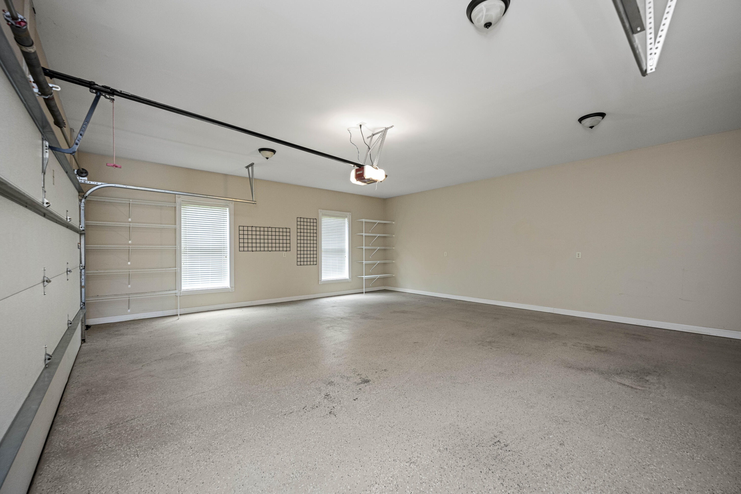 Richmond, Kentucky 40475, United States, 5 Bedrooms Bedrooms, ,3 BathroomsBathrooms,Residential,Pending,38701