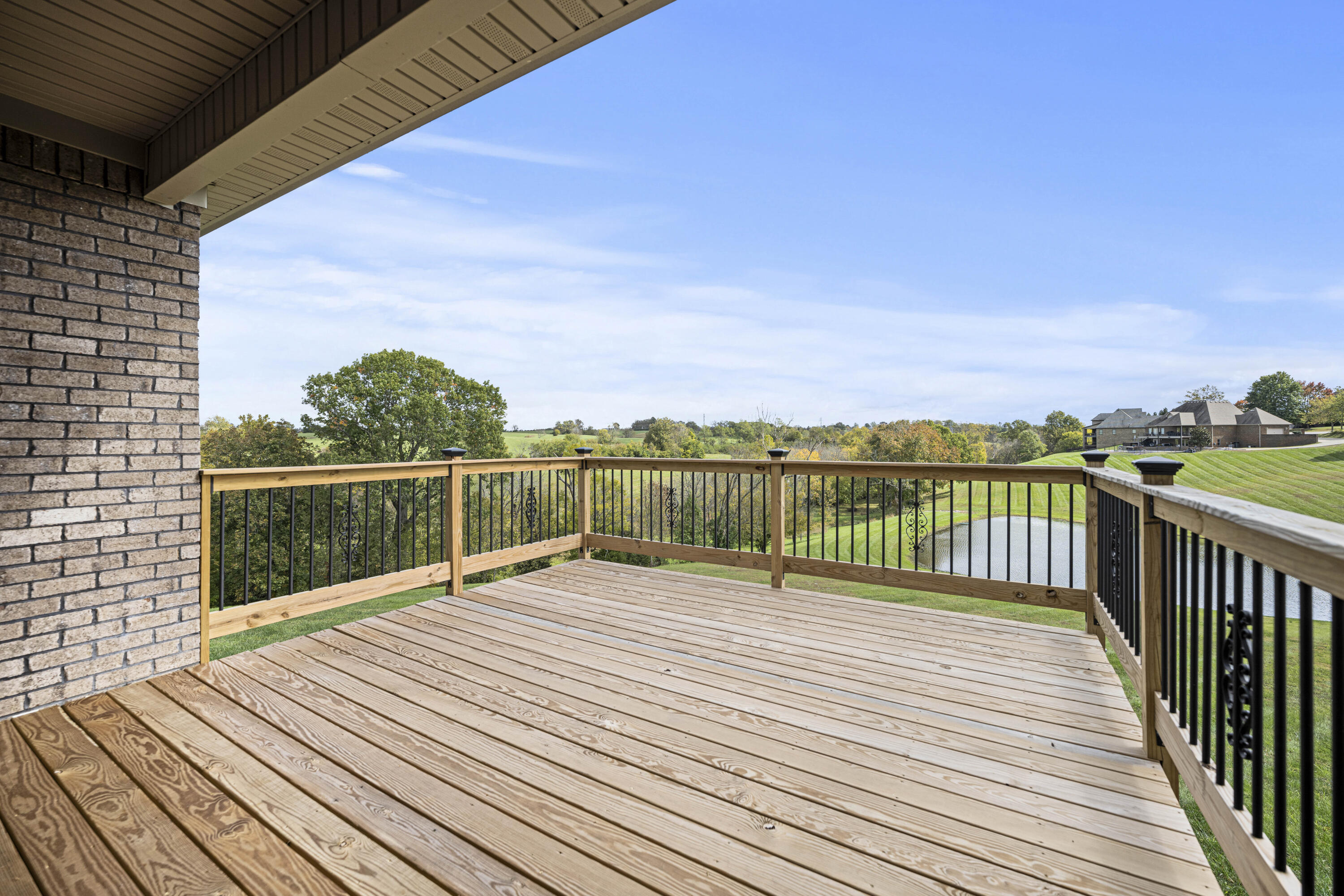 Richmond, Kentucky 40475, United States, 5 Bedrooms Bedrooms, ,3 BathroomsBathrooms,Residential,Pending,38701