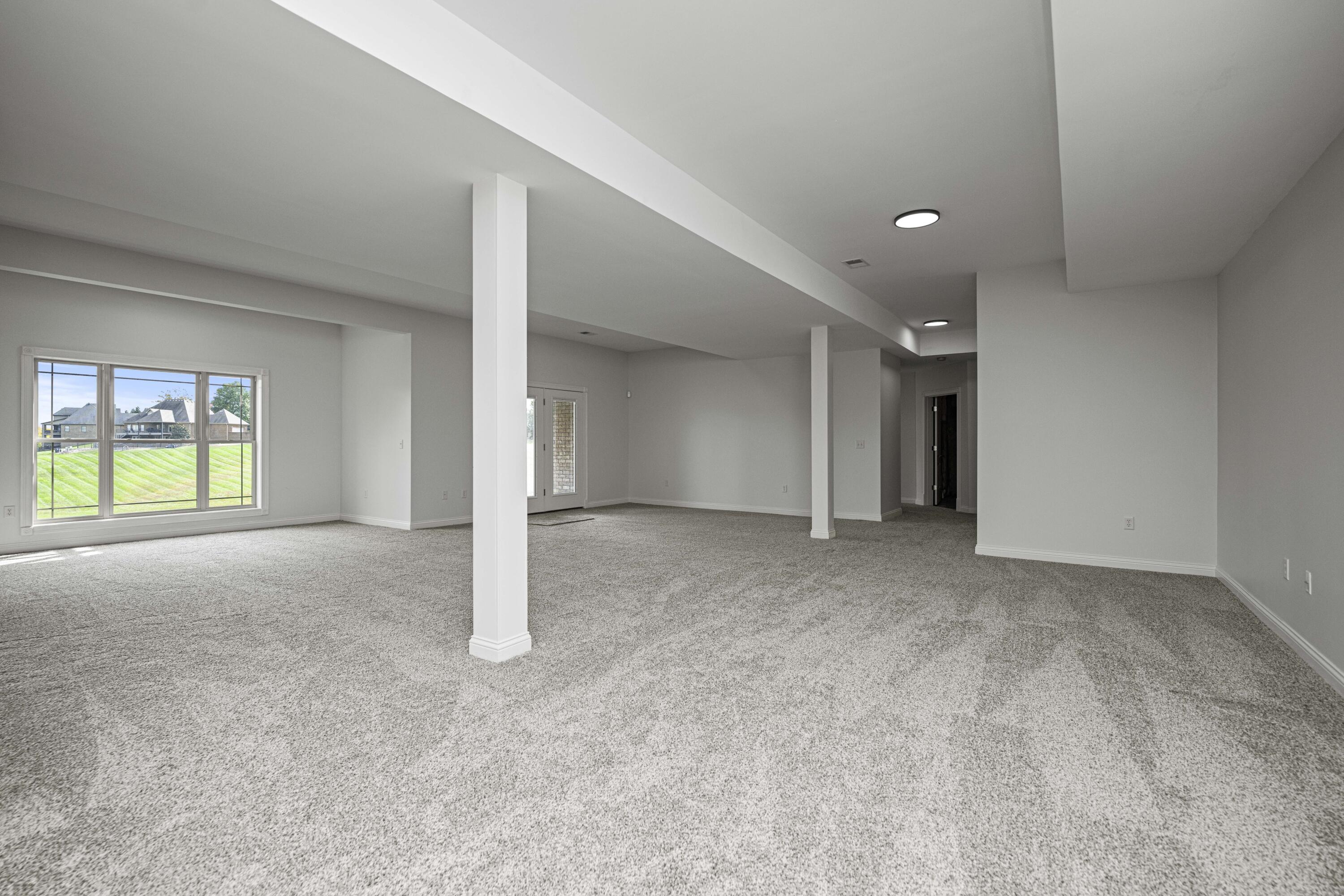 Richmond, Kentucky 40475, United States, 5 Bedrooms Bedrooms, ,3 BathroomsBathrooms,Residential,Pending,38701