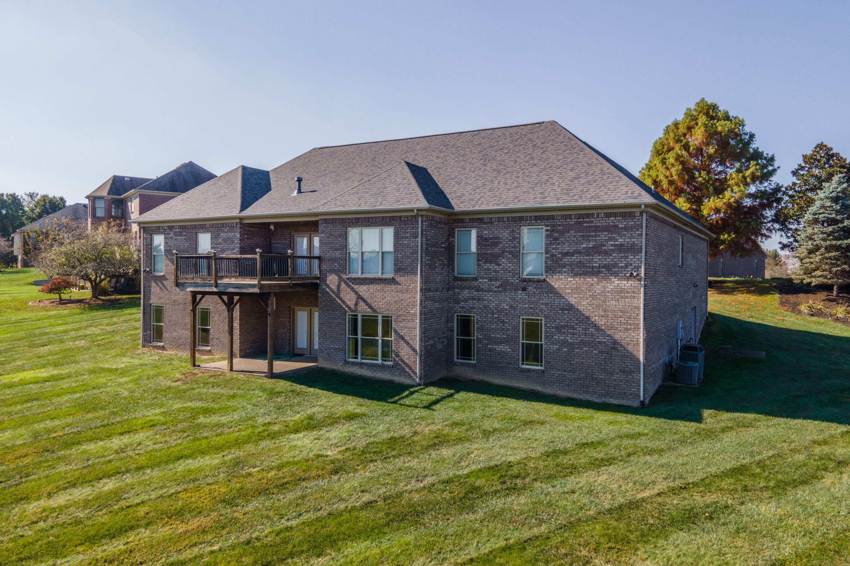 Richmond, Kentucky 40475, United States, 5 Bedrooms Bedrooms, ,3 BathroomsBathrooms,Residential,Pending,38701