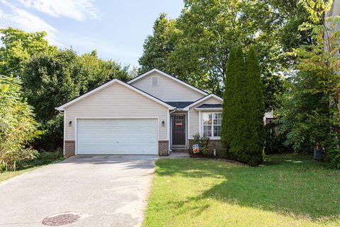 Photo of 2705 Michelle Park, Lexington, KY 40511 (MLS # 25501233)