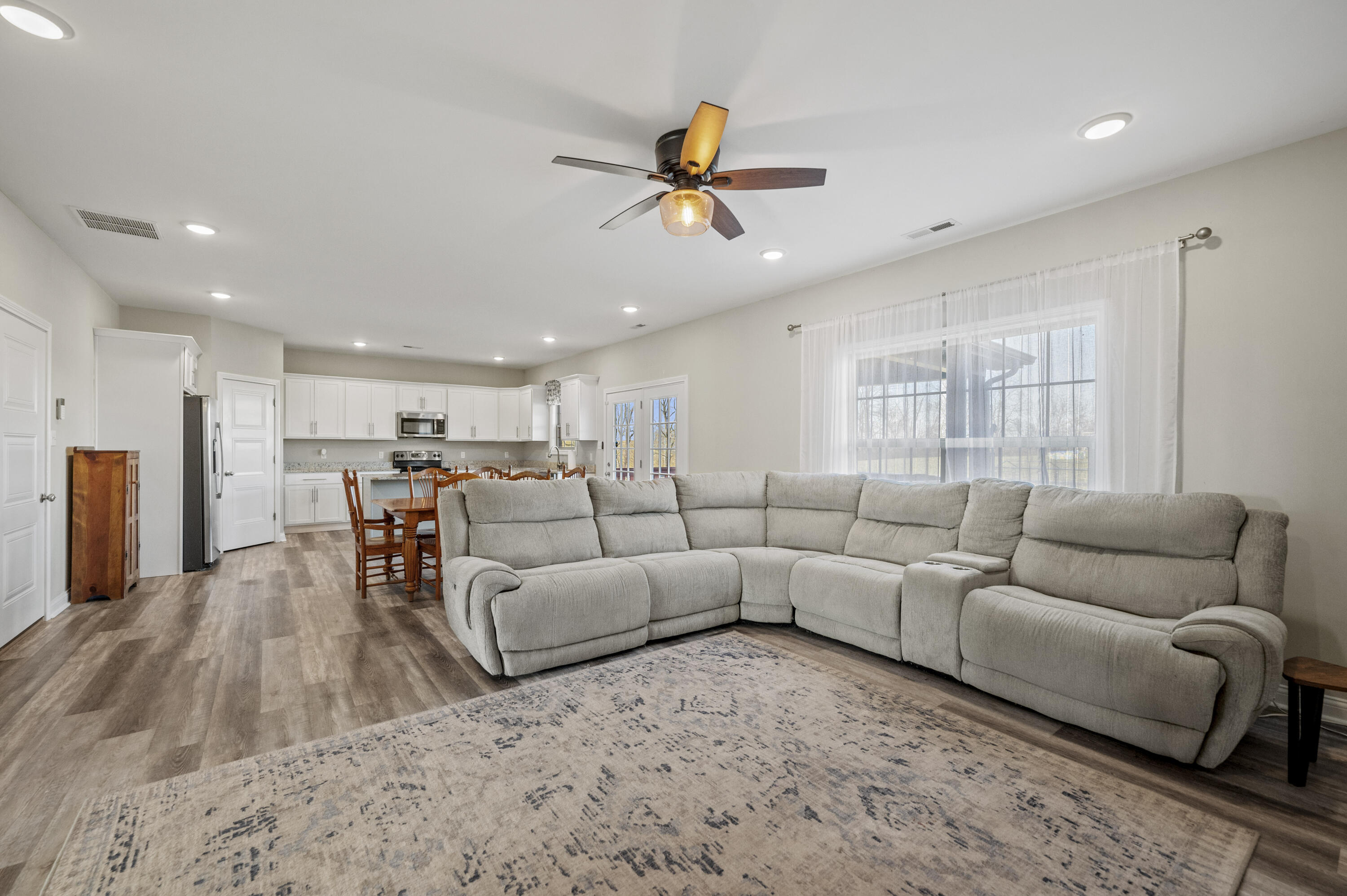 Richmond, Kentucky 40475, United States, 4 Bedrooms Bedrooms, ,3 BathroomsBathrooms,Residential,Active,254436