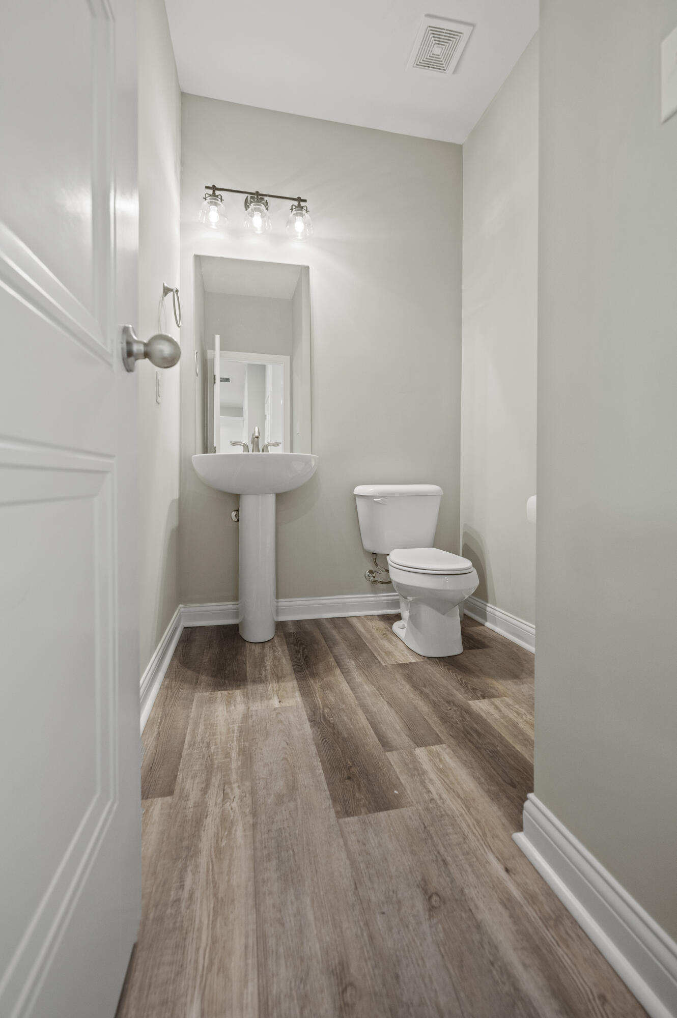 Richmond, Kentucky 40475, United States, 4 Bedrooms Bedrooms, ,3 BathroomsBathrooms,Residential,Active,254436