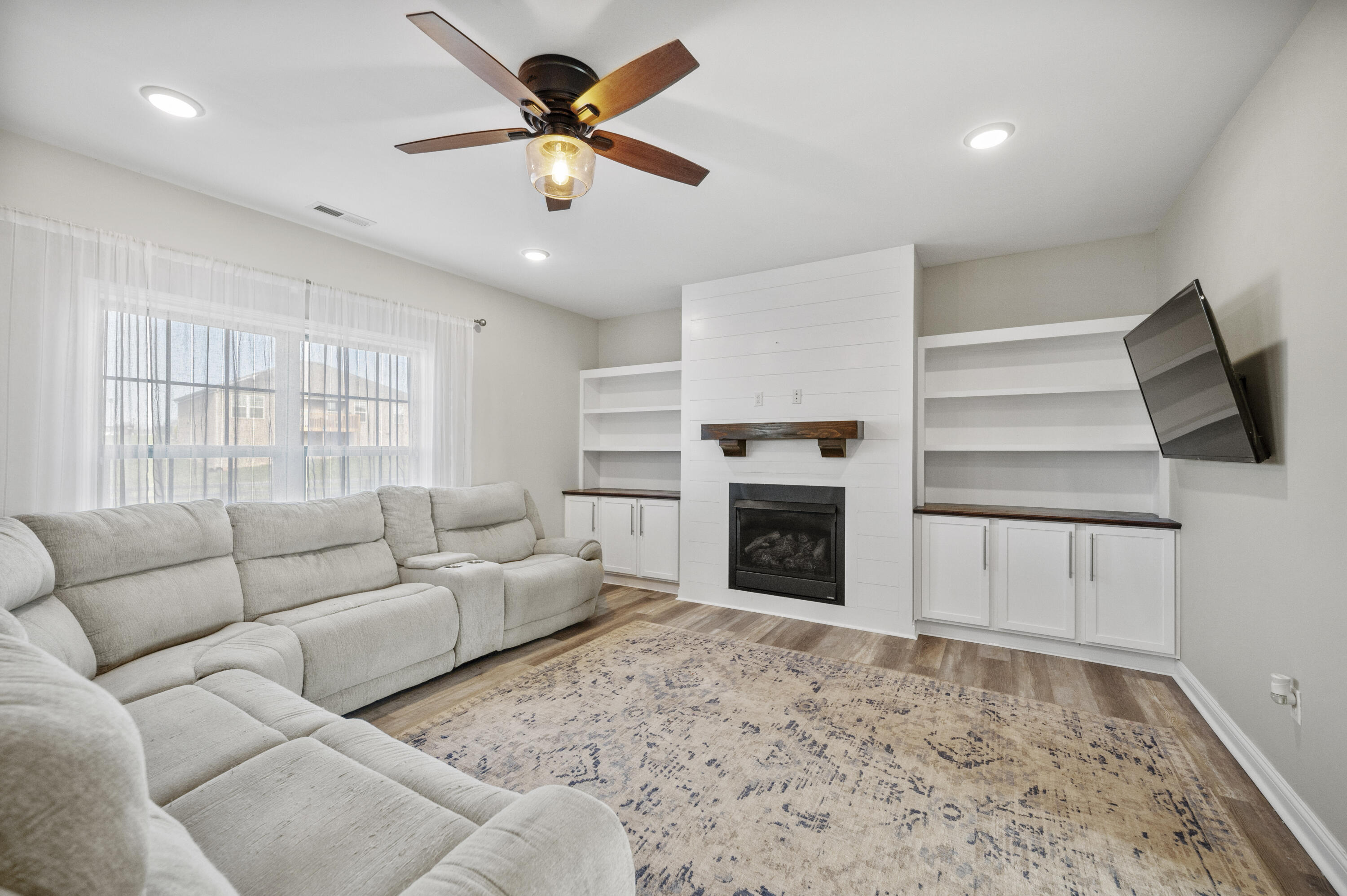 Richmond, Kentucky 40475, United States, 4 Bedrooms Bedrooms, ,3 BathroomsBathrooms,Residential,Active,254436