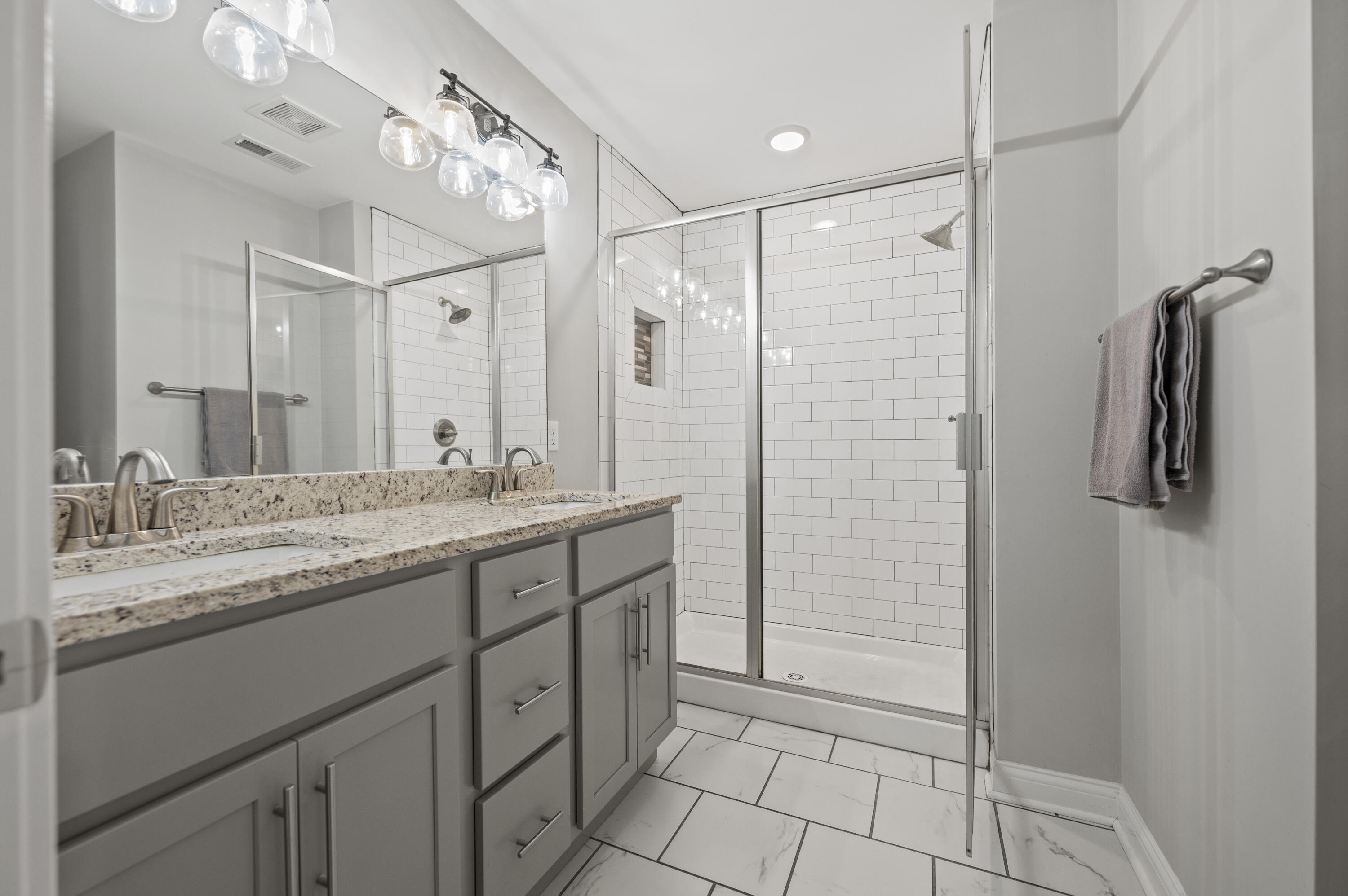 Richmond, Kentucky 40475, United States, 4 Bedrooms Bedrooms, ,3 BathroomsBathrooms,Residential,Active,254436