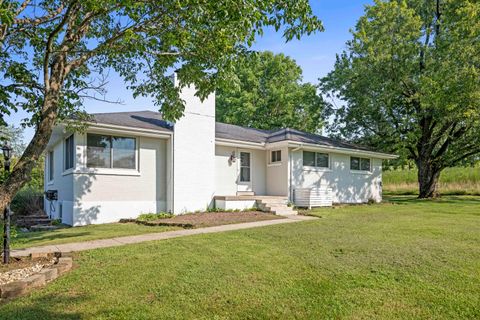 Photo of 4412 Spears Road, Lexington, KY 40515 (MLS # 25501917)