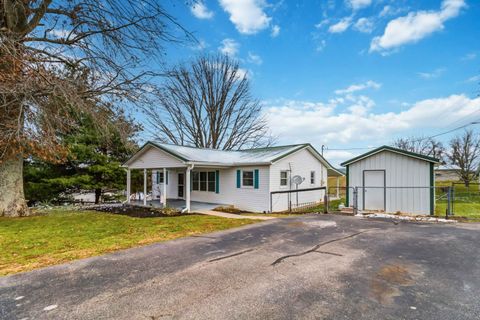 Photo of 3608 Millersburg Ruddles Mill Road, Paris, KY 40361 (MLS # 25507619)