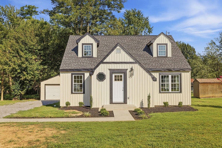 Photo 1 of 51 — 2220 Shawnee Lane, Paducah, KY 42001