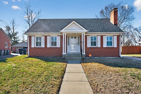 Photo of 976 Fredericksburg Road, Lexington, KY 40504 (MLS # 26001410)