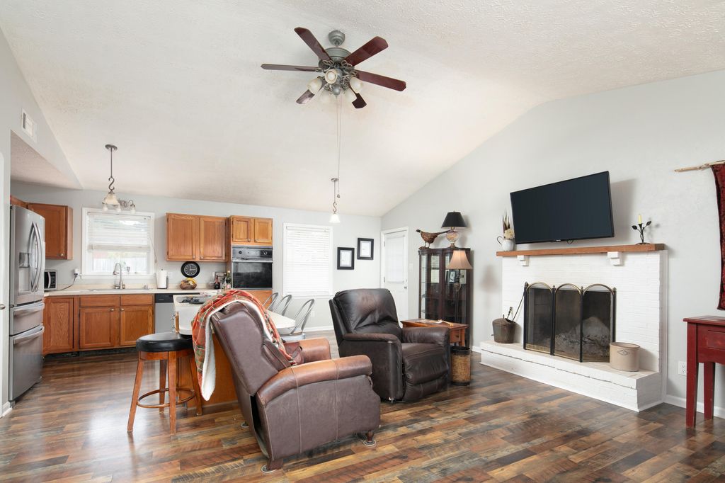 Photo of 1334 Shun Pike, Nicholasville, KY 40356 (MLS # 25505023)