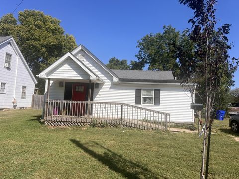 Photo of 136 Garrett Avenue, Lexington, KY 40504 (MLS # 25501296)