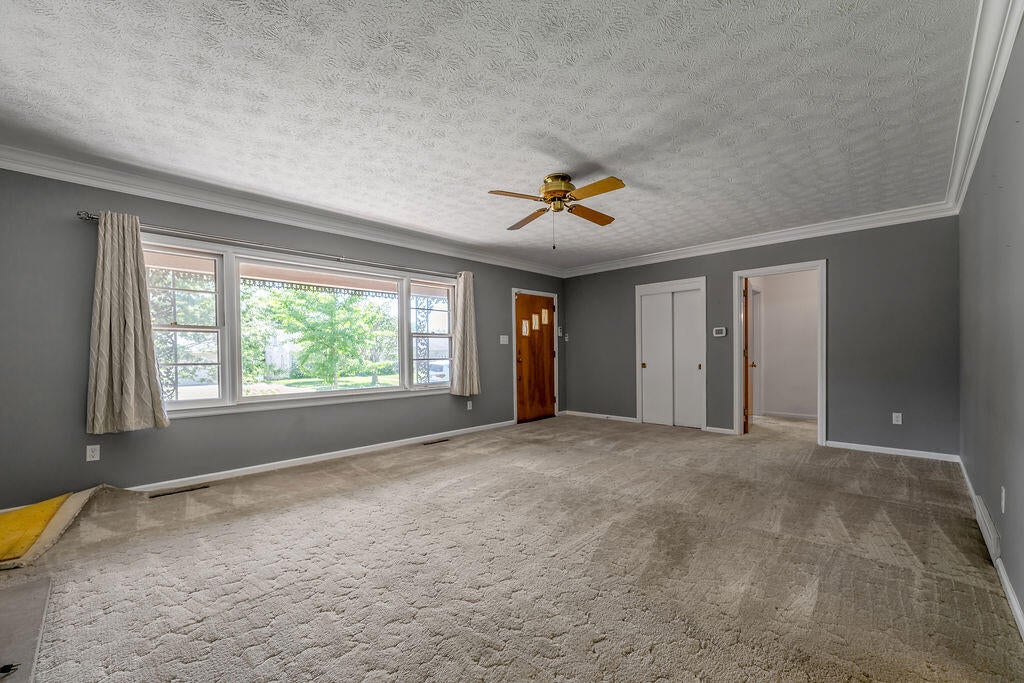 Photo of 513 Springhill Drive, Lexington, KY 40503 (MLS # 26012702)