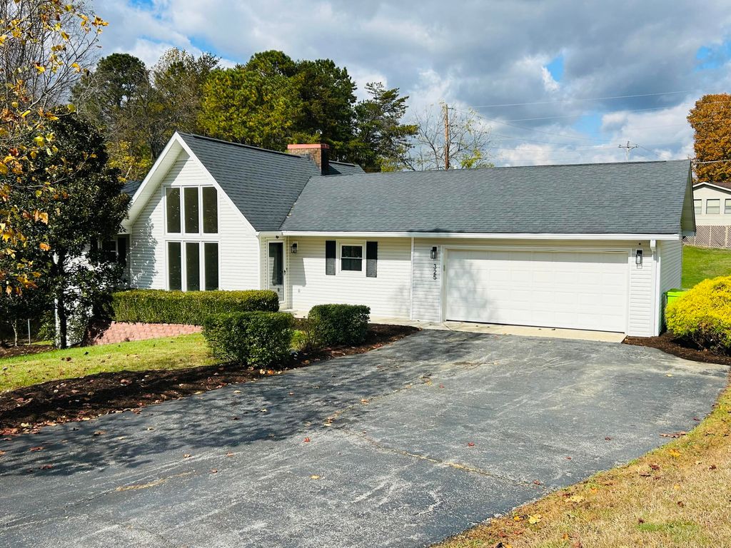 Photo of 325 Wildwood Avenue, London, KY 40744 (MLS # 25505333)