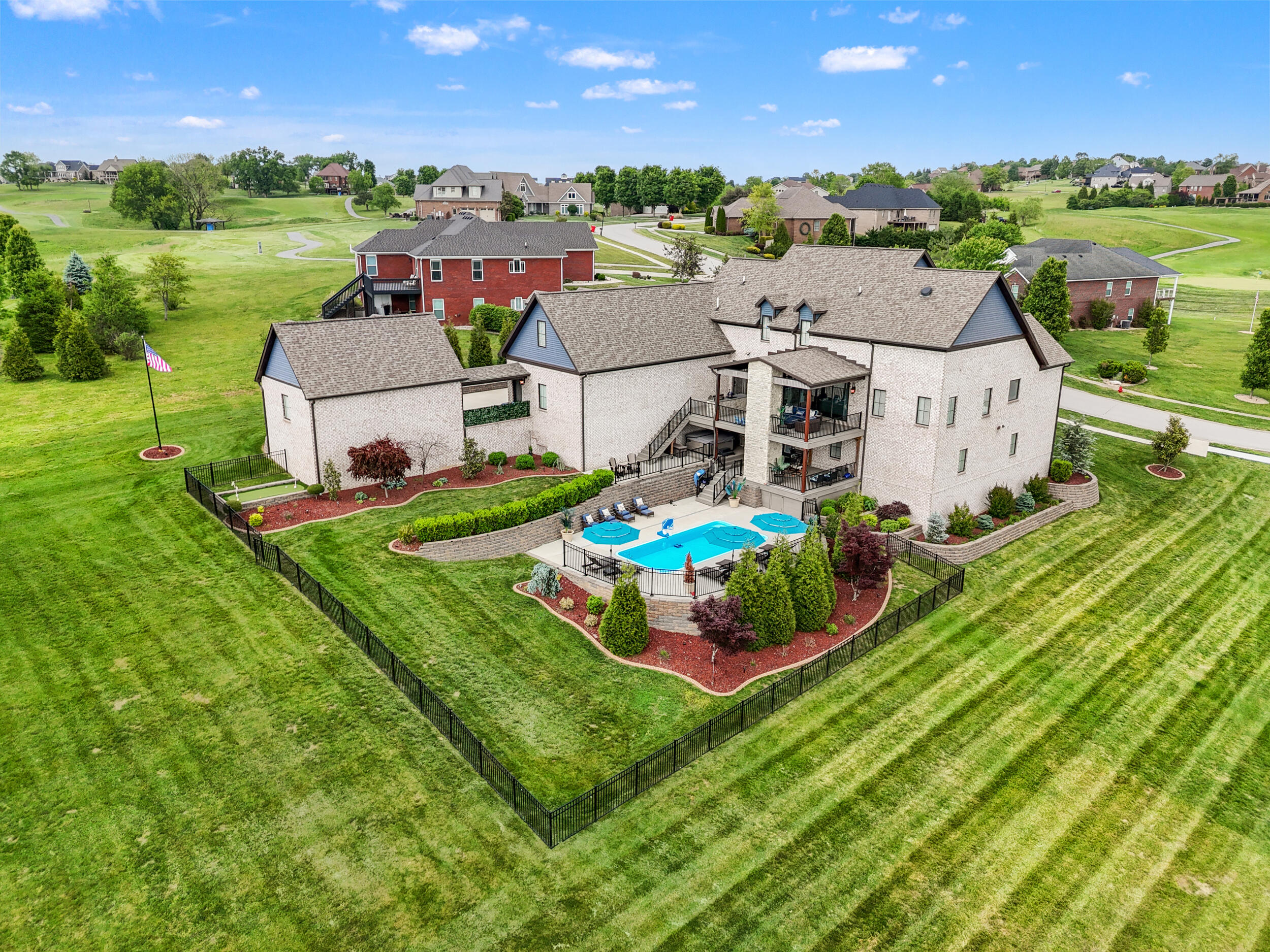 Richmond, Kentucky, 40475, United States, 6 Bedrooms Bedrooms, ,6 BathroomsBathrooms,Residential,Active,2043286