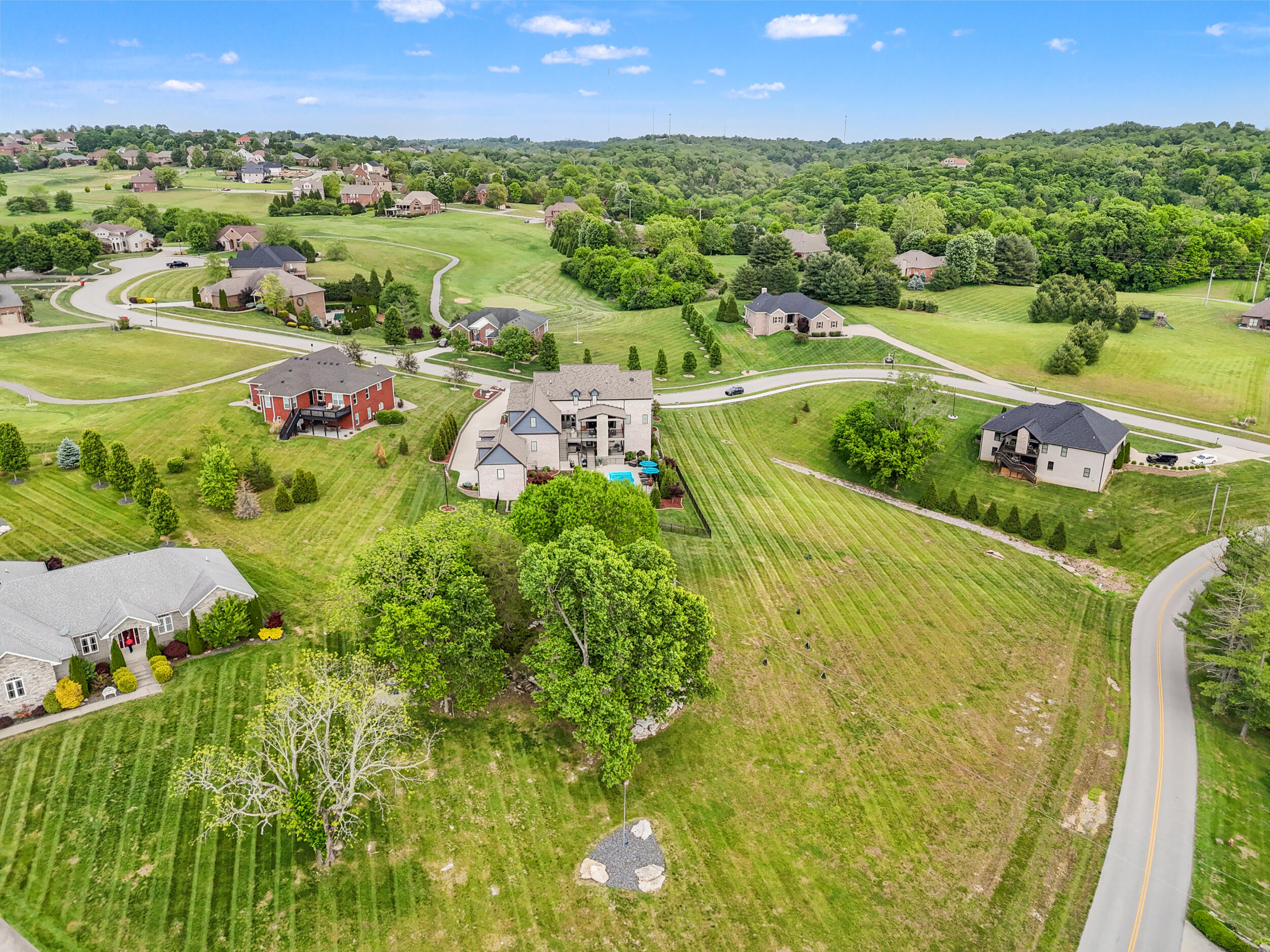Richmond, Kentucky, 40475, United States, 6 Bedrooms Bedrooms, ,6 BathroomsBathrooms,Residential,Active,2043286