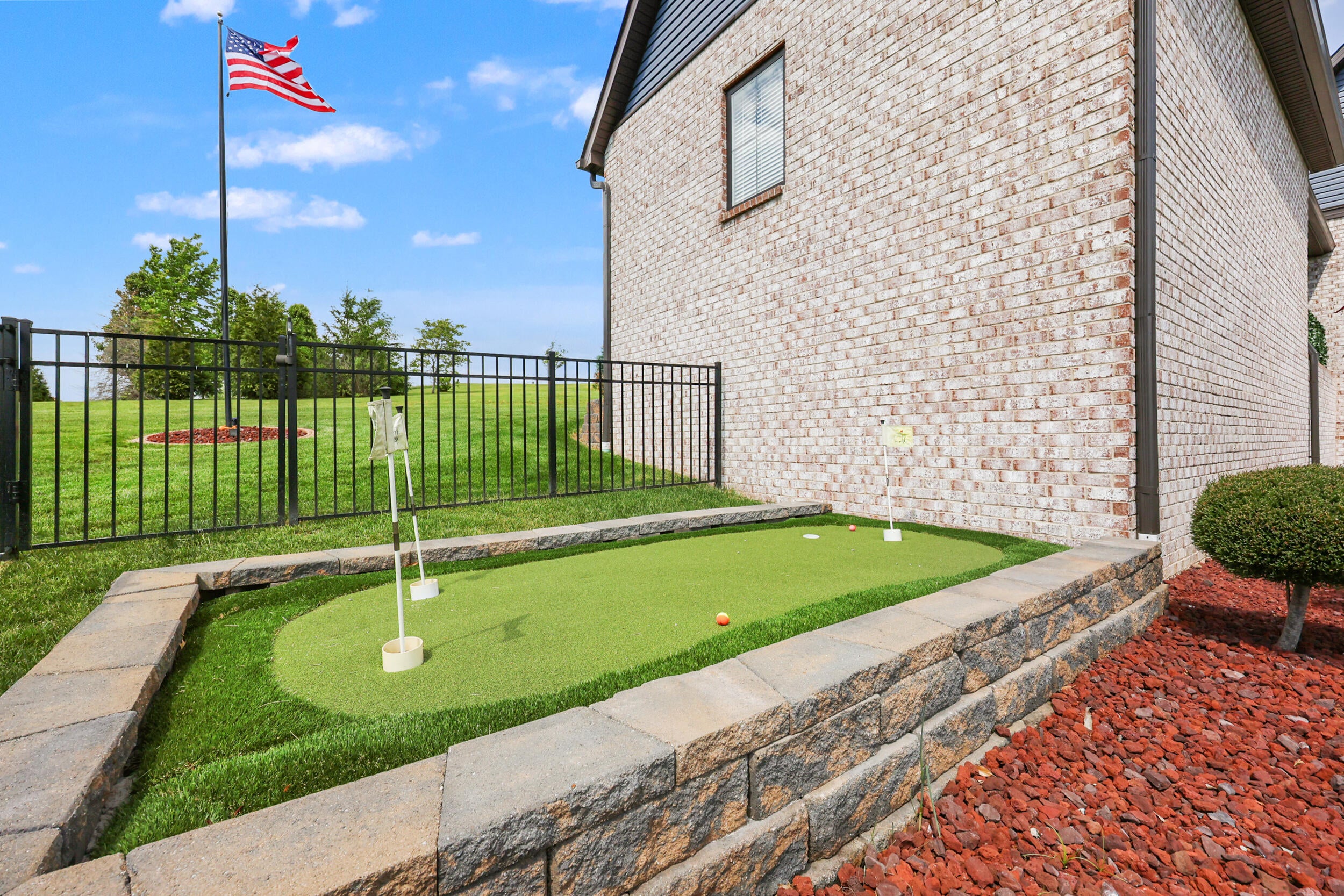 Richmond, Kentucky, 40475, United States, 6 Bedrooms Bedrooms, ,6 BathroomsBathrooms,Residential,Active,2043286