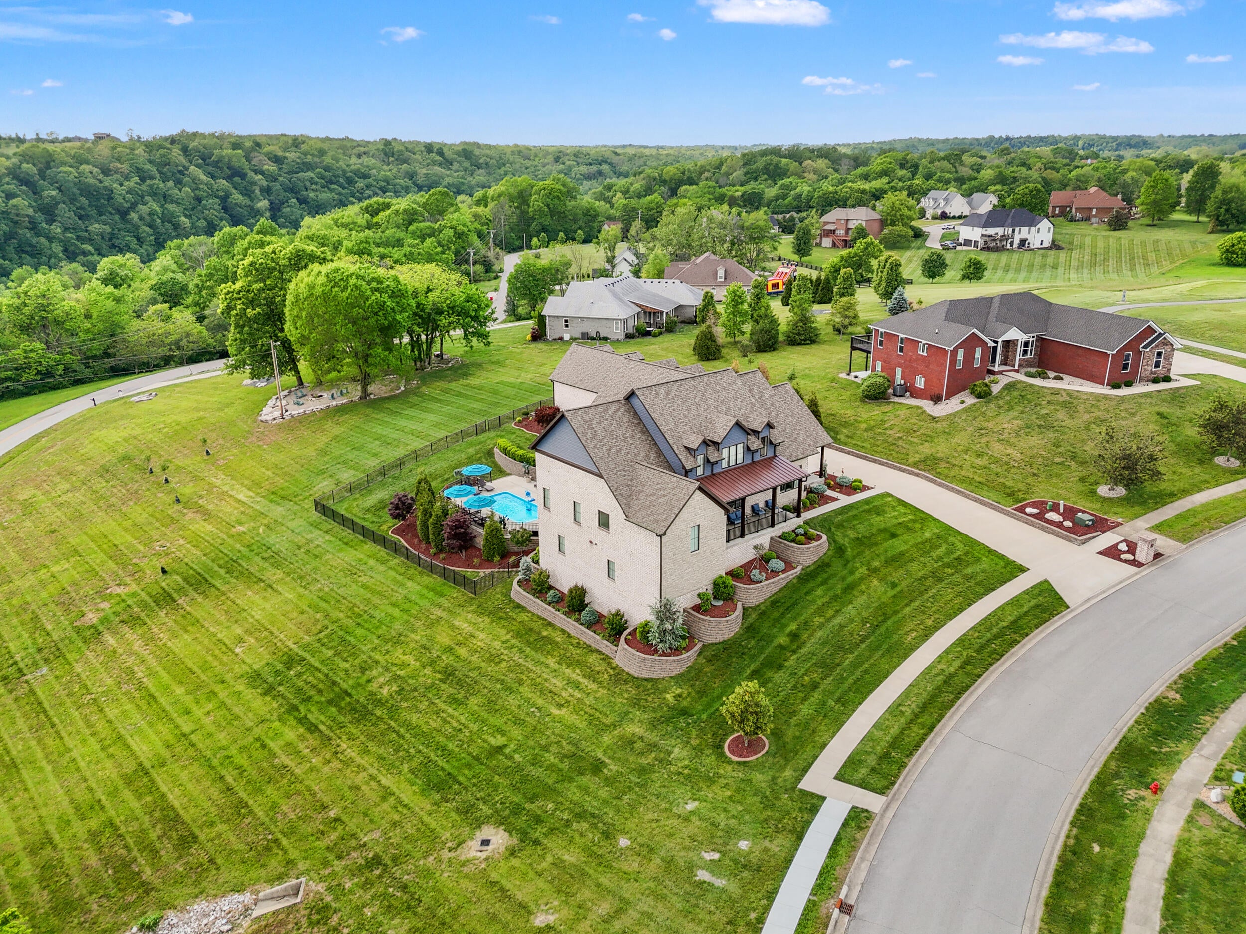 Richmond, Kentucky, 40475, United States, 6 Bedrooms Bedrooms, ,6 BathroomsBathrooms,Residential,Active,2043286