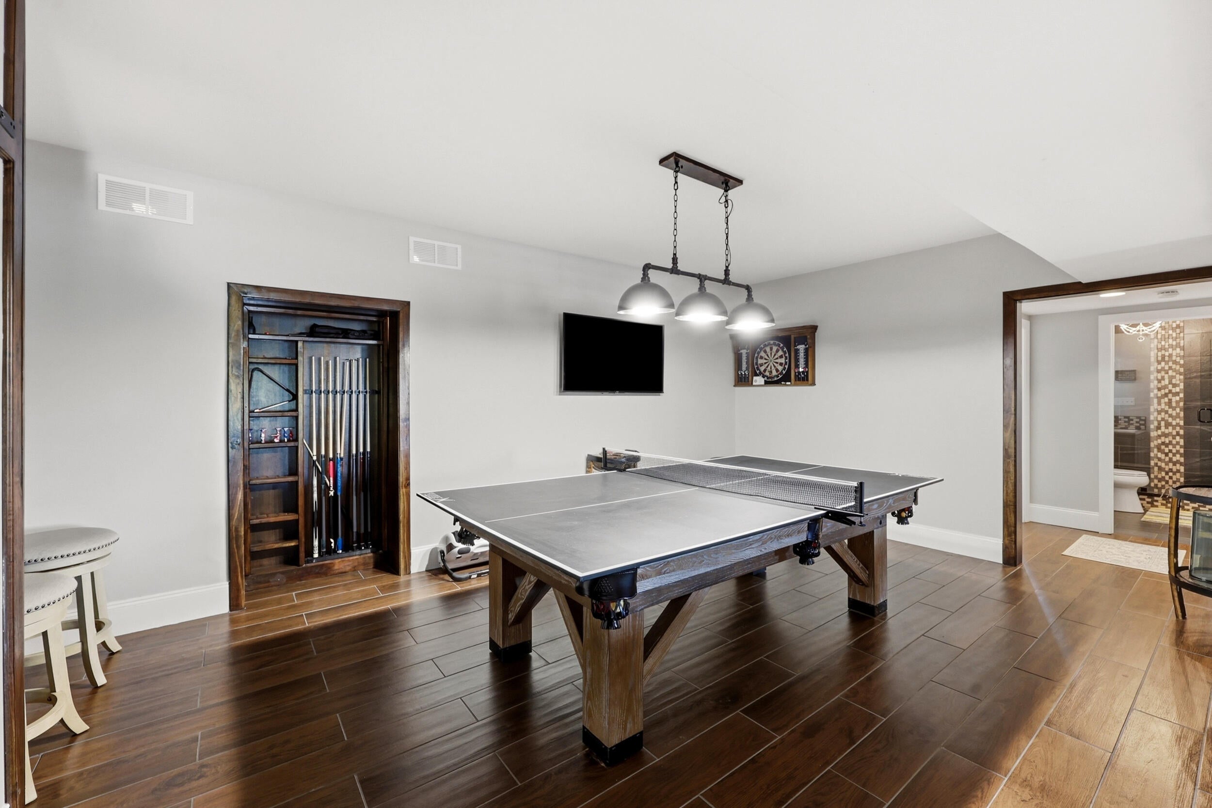 Richmond, Kentucky, 40475, United States, 6 Bedrooms Bedrooms, ,6 BathroomsBathrooms,Residential,Active,2043286