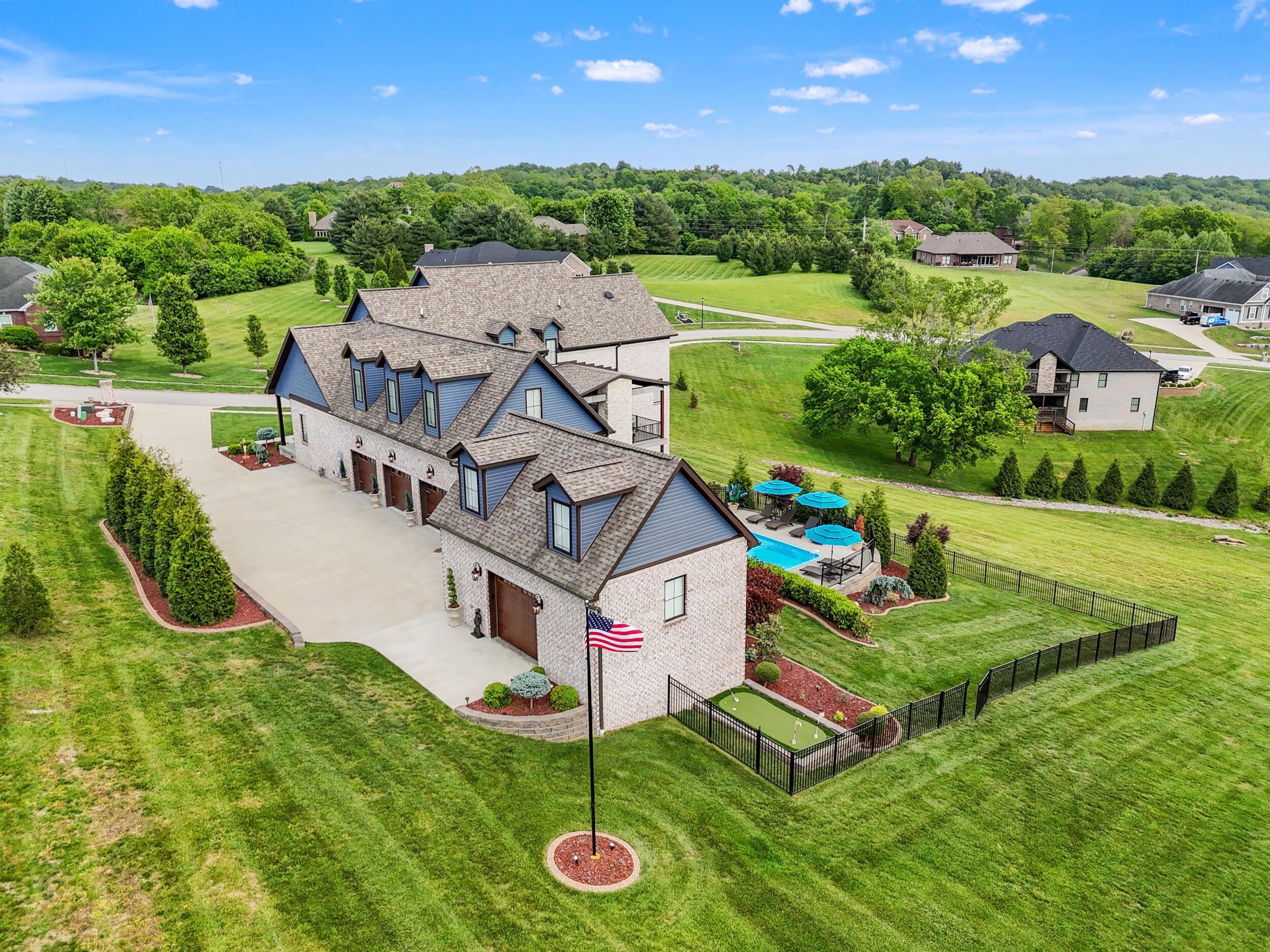 Richmond, Kentucky, 40475, United States, 6 Bedrooms Bedrooms, ,6 BathroomsBathrooms,Residential,Active,2043286