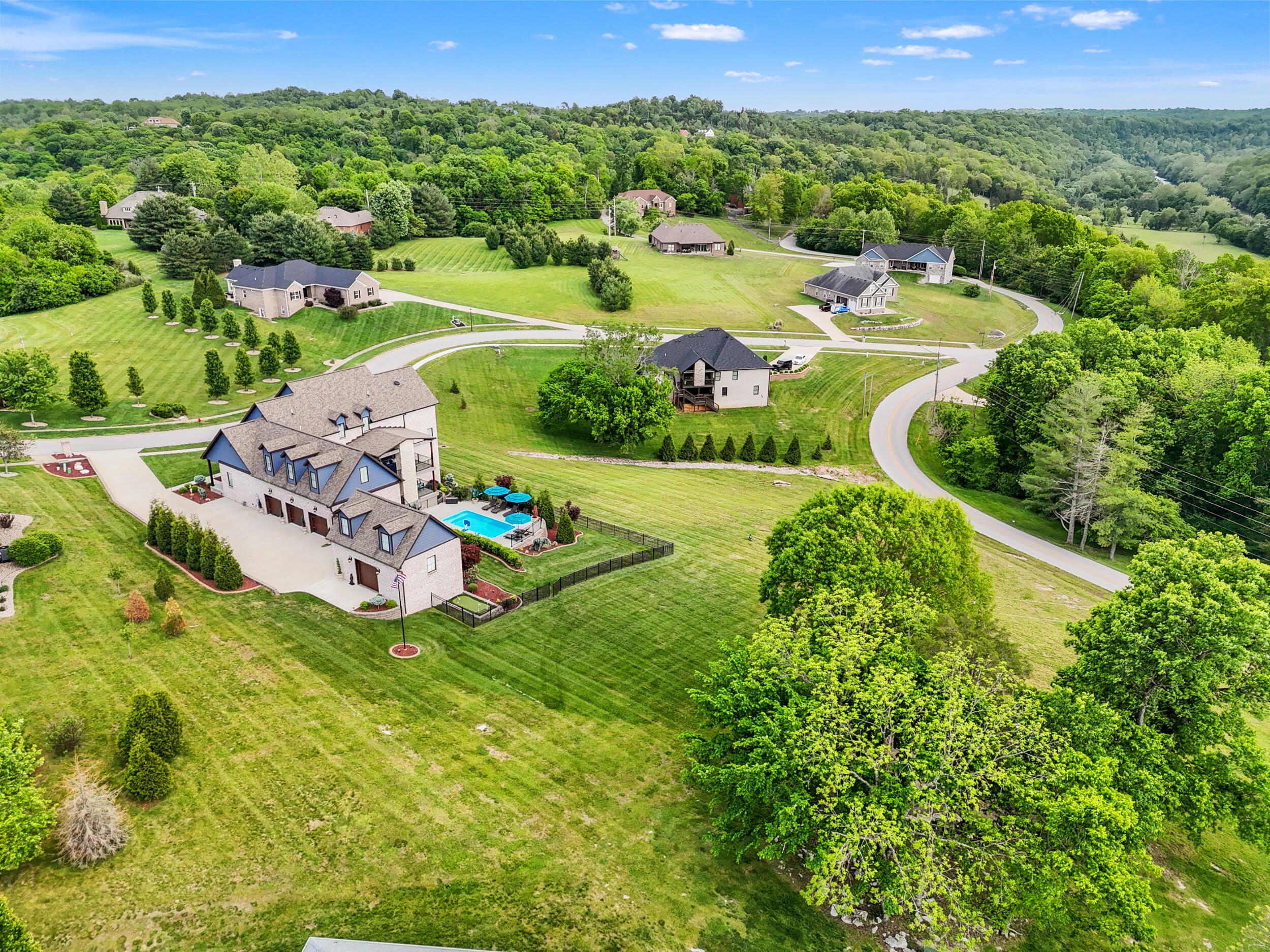 Richmond, Kentucky, 40475, United States, 6 Bedrooms Bedrooms, ,6 BathroomsBathrooms,Residential,Active,2043286