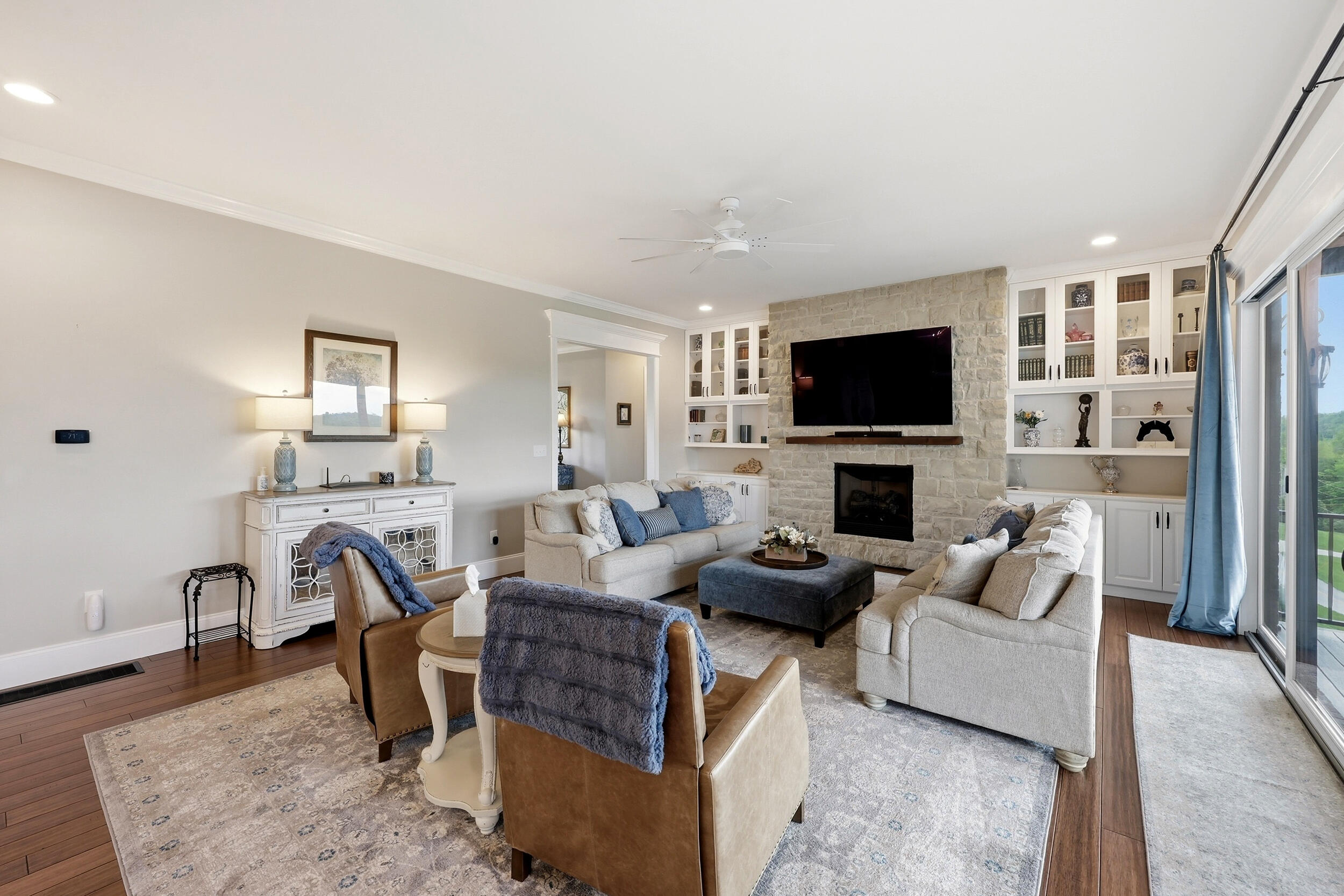 Richmond, Kentucky, 40475, United States, 6 Bedrooms Bedrooms, ,6 BathroomsBathrooms,Residential,Active,2043286