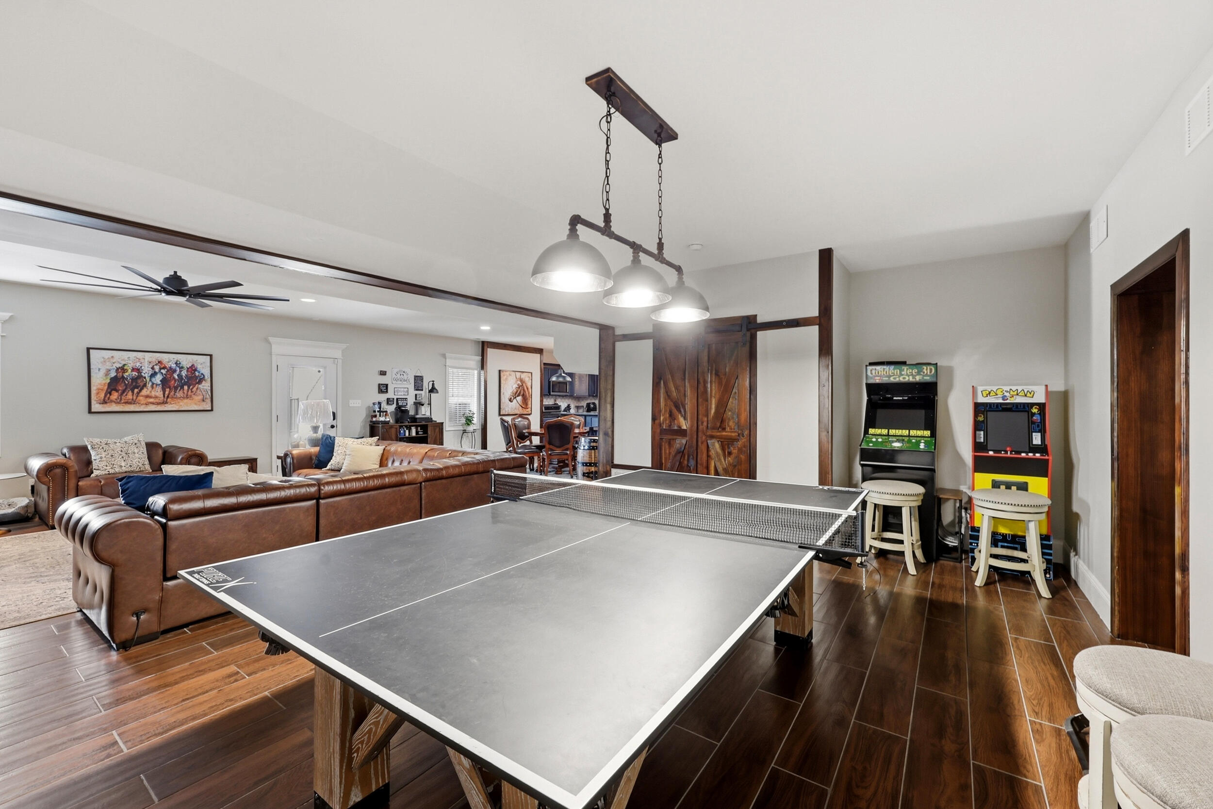 Richmond, Kentucky, 40475, United States, 6 Bedrooms Bedrooms, ,6 BathroomsBathrooms,Residential,Active,2043286