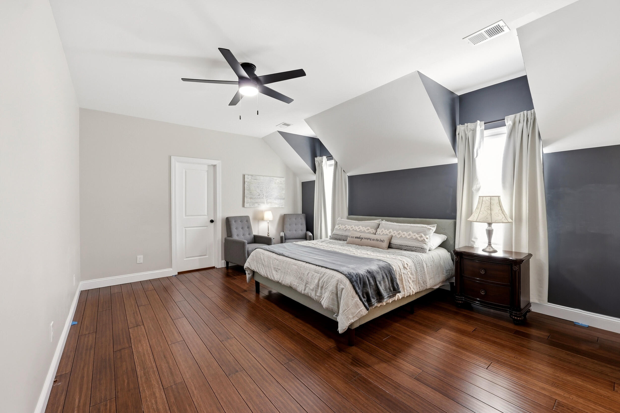 Richmond, Kentucky, 40475, United States, 6 Bedrooms Bedrooms, ,6 BathroomsBathrooms,Residential,Active,2043286