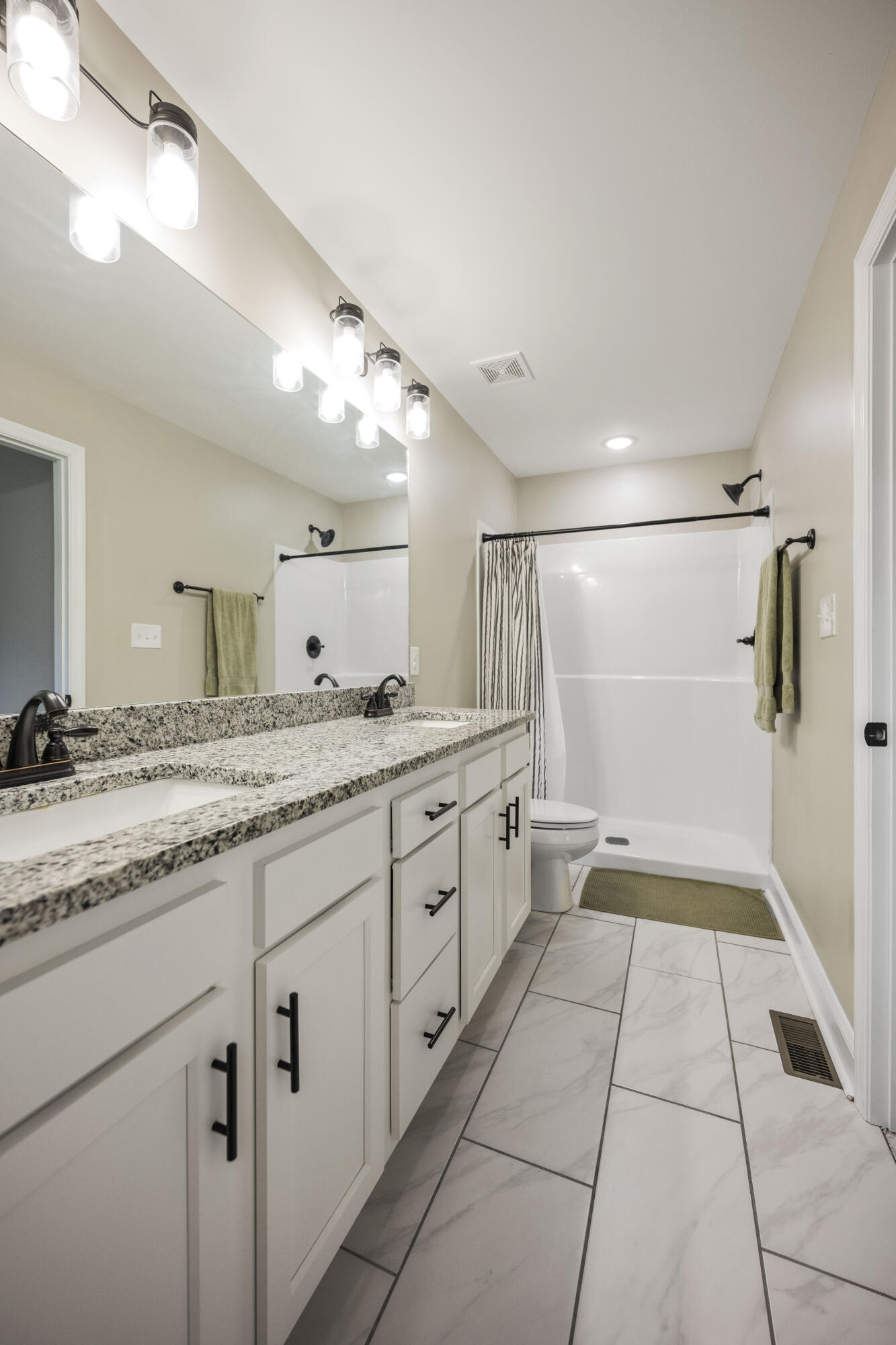 Richmond, Kentucky 40475, United States, 3 Bedrooms Bedrooms, ,2 BathroomsBathrooms,Residential,Active,146848