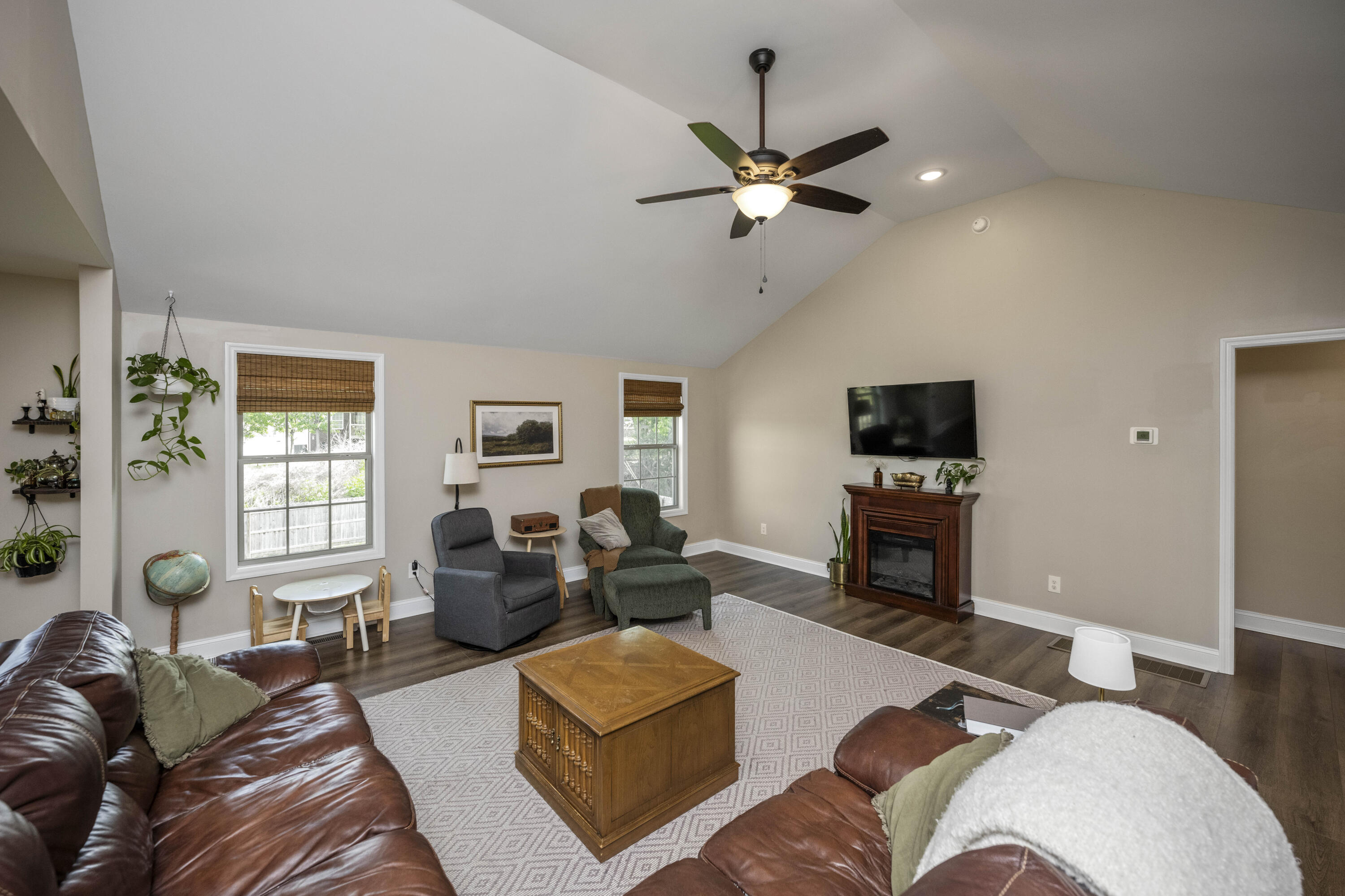 Richmond, Kentucky 40475, United States, 3 Bedrooms Bedrooms, ,2 BathroomsBathrooms,Residential,Active,146848