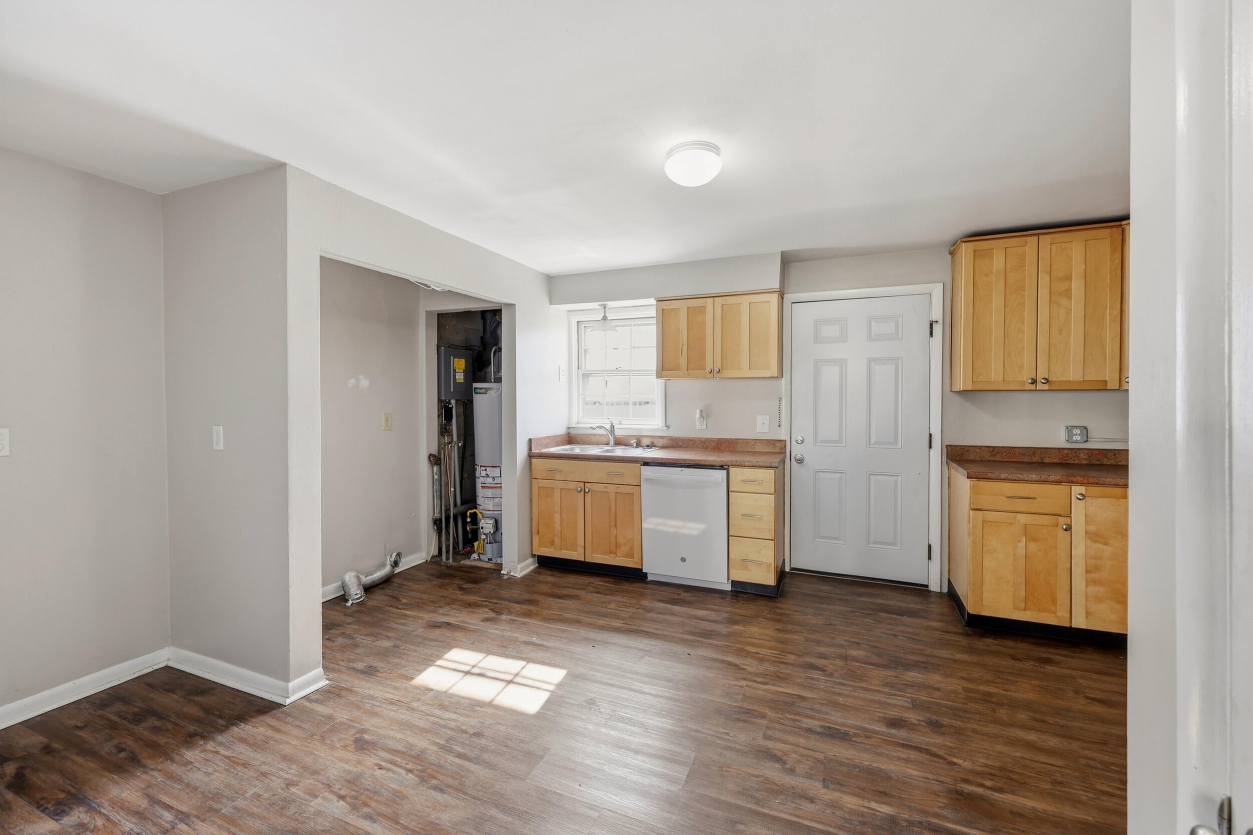1435 N Forbes Road 24