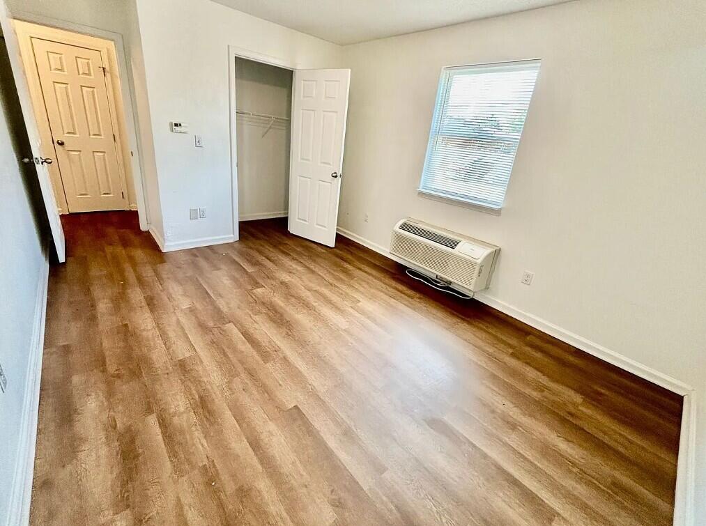 200 N Hill-N-Dale Street