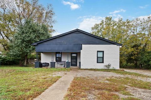 Photo of 3510 Leestown Road, Lexington, KY 40511 (MLS # 25502979)