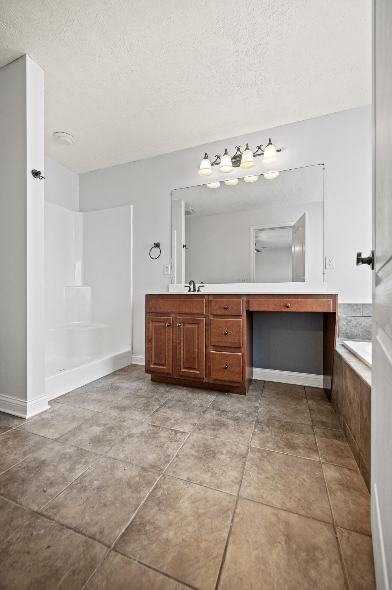 Richmond, Kentucky 40475, United States, 3 Bedrooms Bedrooms, ,2 BathroomsBathrooms,Residential,Active,194363