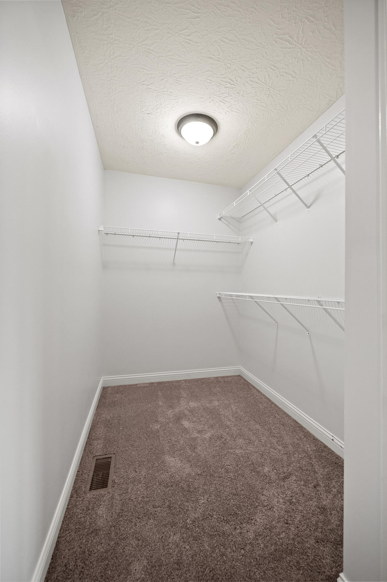 Richmond, Kentucky 40475, United States, 3 Bedrooms Bedrooms, ,2 BathroomsBathrooms,Residential,Active,194363