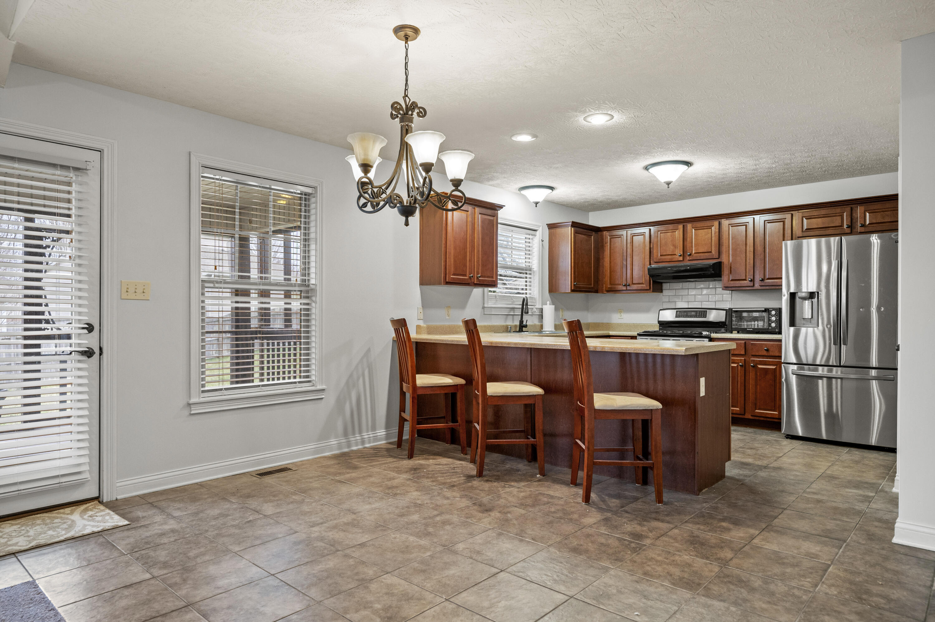 Richmond, Kentucky 40475, United States, 3 Bedrooms Bedrooms, ,2 BathroomsBathrooms,Residential,Active,194363