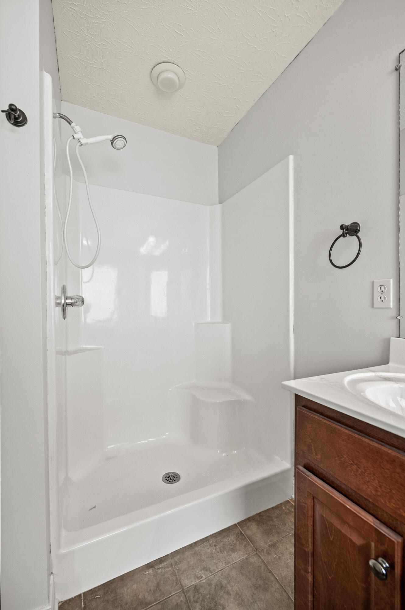 Richmond, Kentucky 40475, United States, 3 Bedrooms Bedrooms, ,2 BathroomsBathrooms,Residential,Active,194363