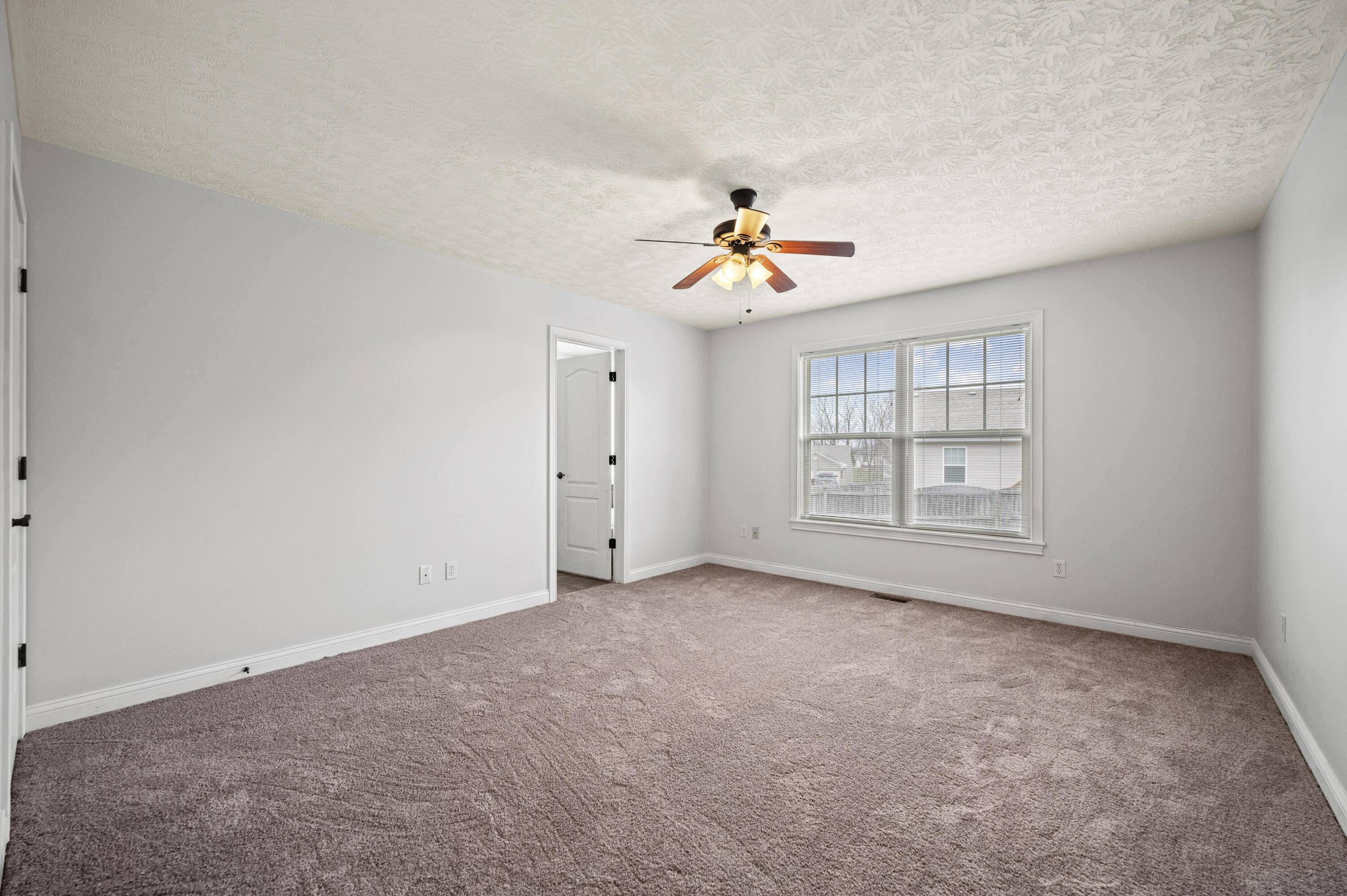 Richmond, Kentucky 40475, United States, 3 Bedrooms Bedrooms, ,2 BathroomsBathrooms,Residential,Active,194363