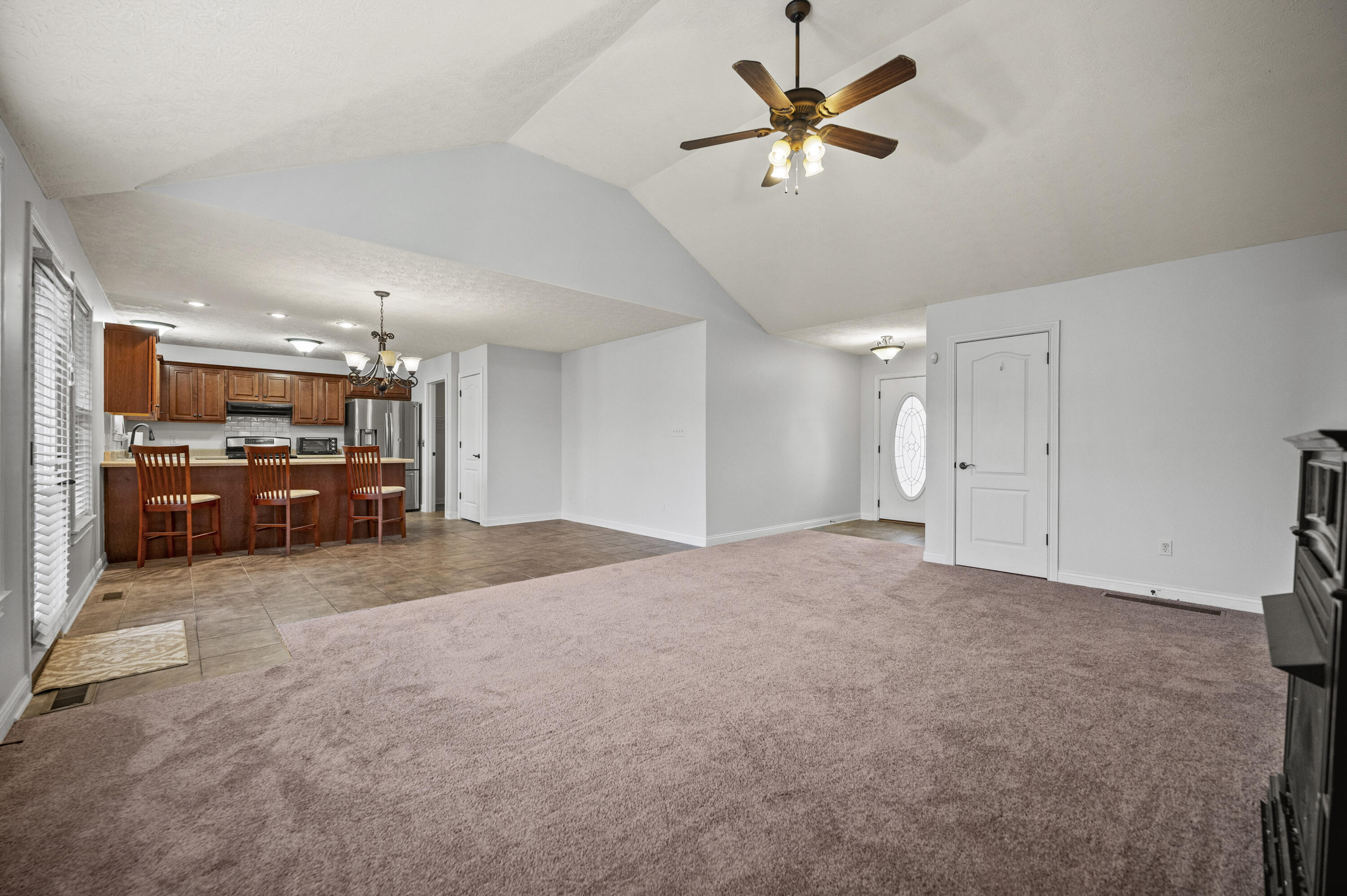 Richmond, Kentucky 40475, United States, 3 Bedrooms Bedrooms, ,2 BathroomsBathrooms,Residential,Active,194363