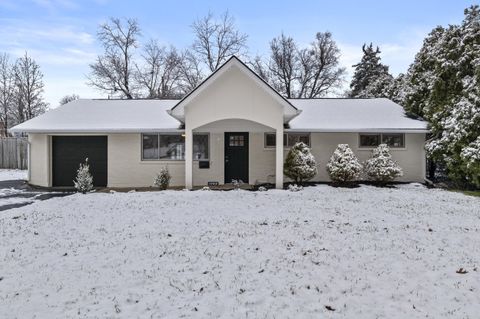 Photo of 1949 Beacon Hill Road, Lexington, KY 40504 (MLS # 25507446)