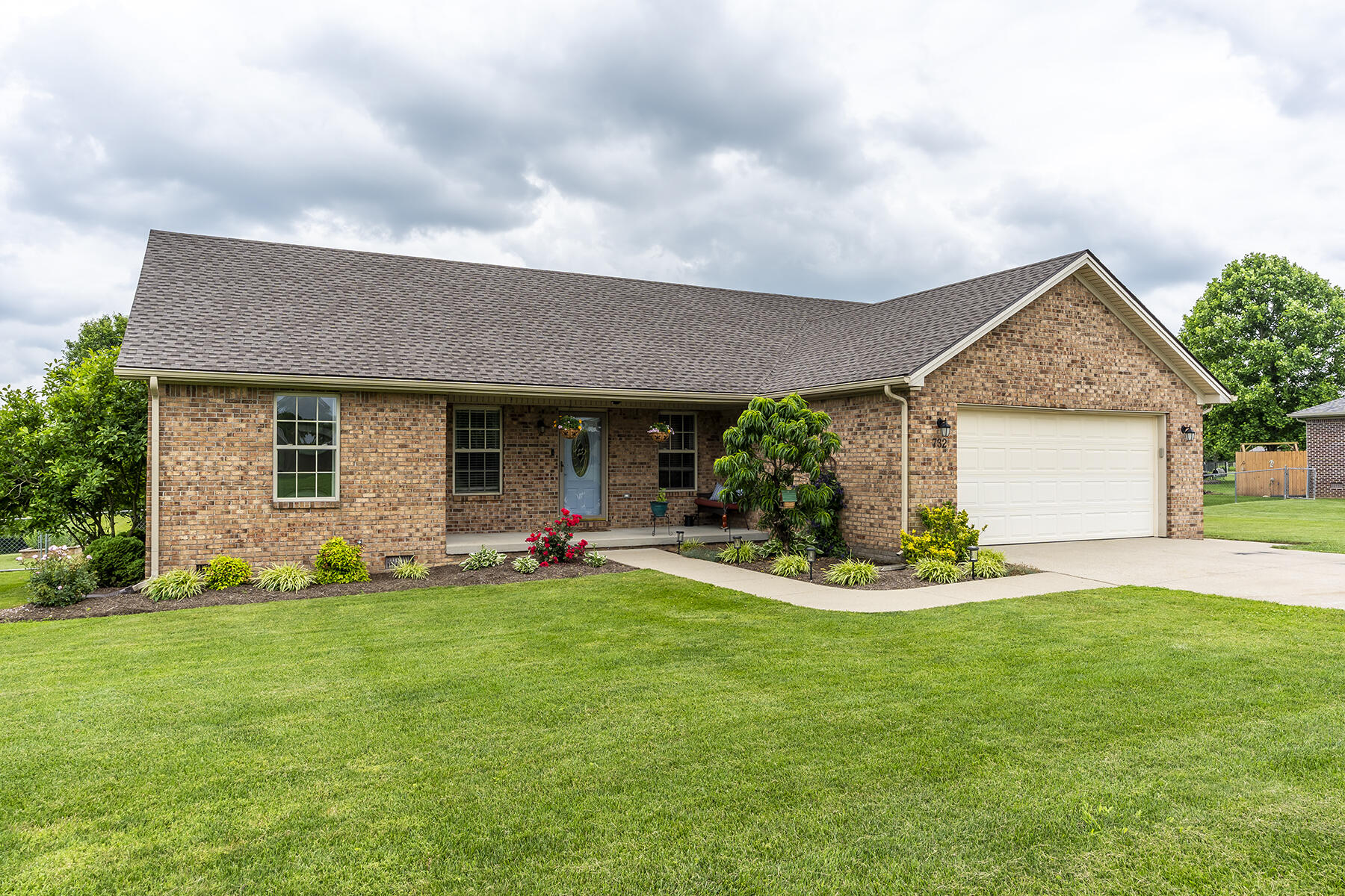 Richmond, Kentucky 40475, United States, 3 Bedrooms Bedrooms, ,2 BathroomsBathrooms,Residential,Active,154357