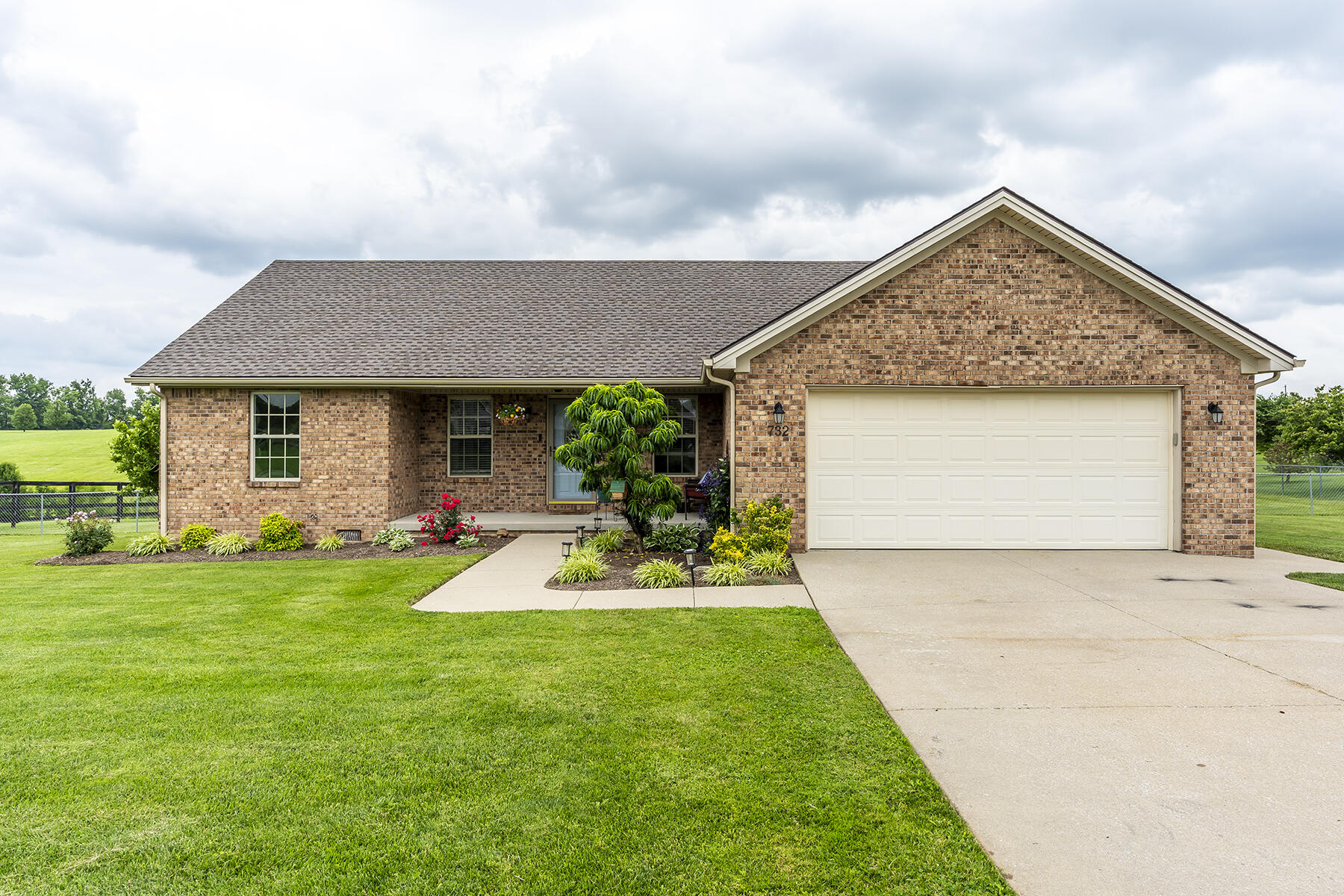 Richmond, Kentucky 40475, United States, 3 Bedrooms Bedrooms, ,2 BathroomsBathrooms,Residential,Active,154357