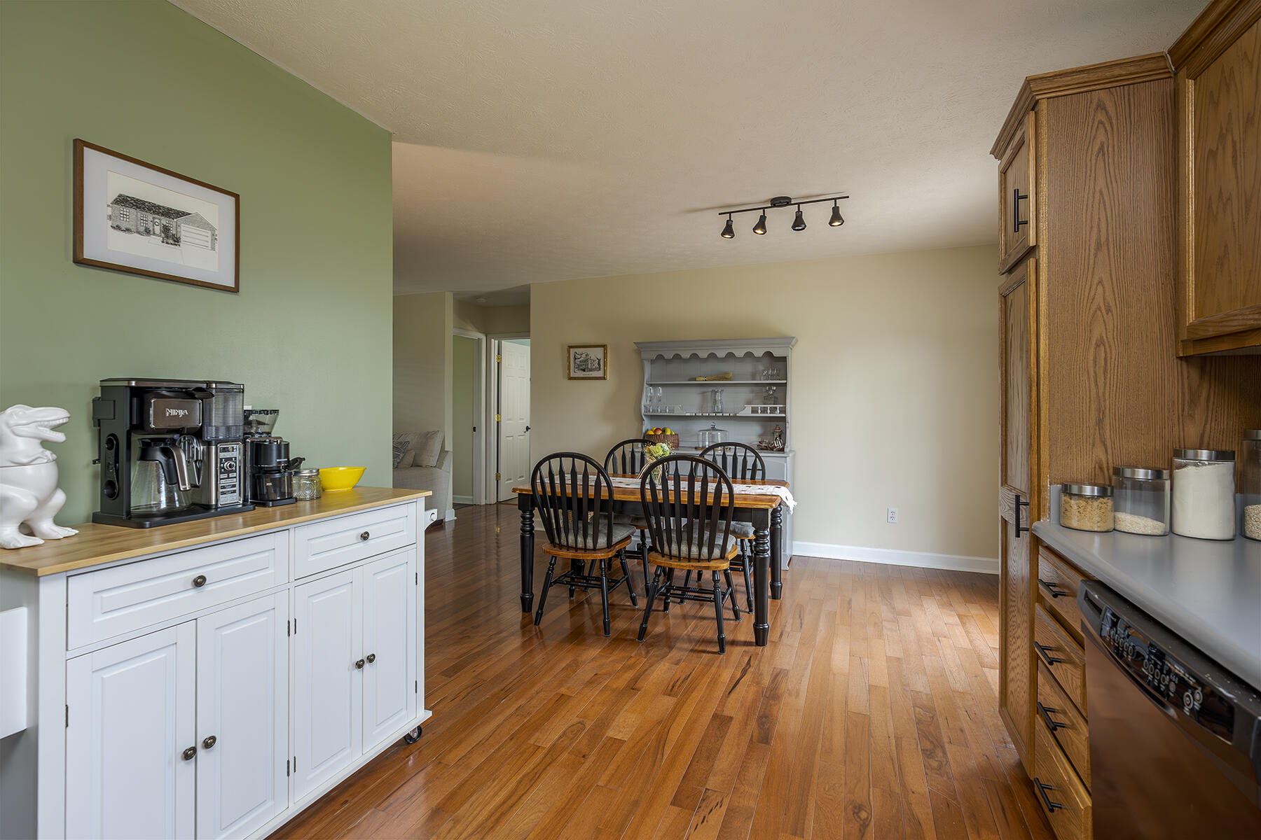 Richmond, Kentucky 40475, United States, 3 Bedrooms Bedrooms, ,2 BathroomsBathrooms,Residential,Active,154357