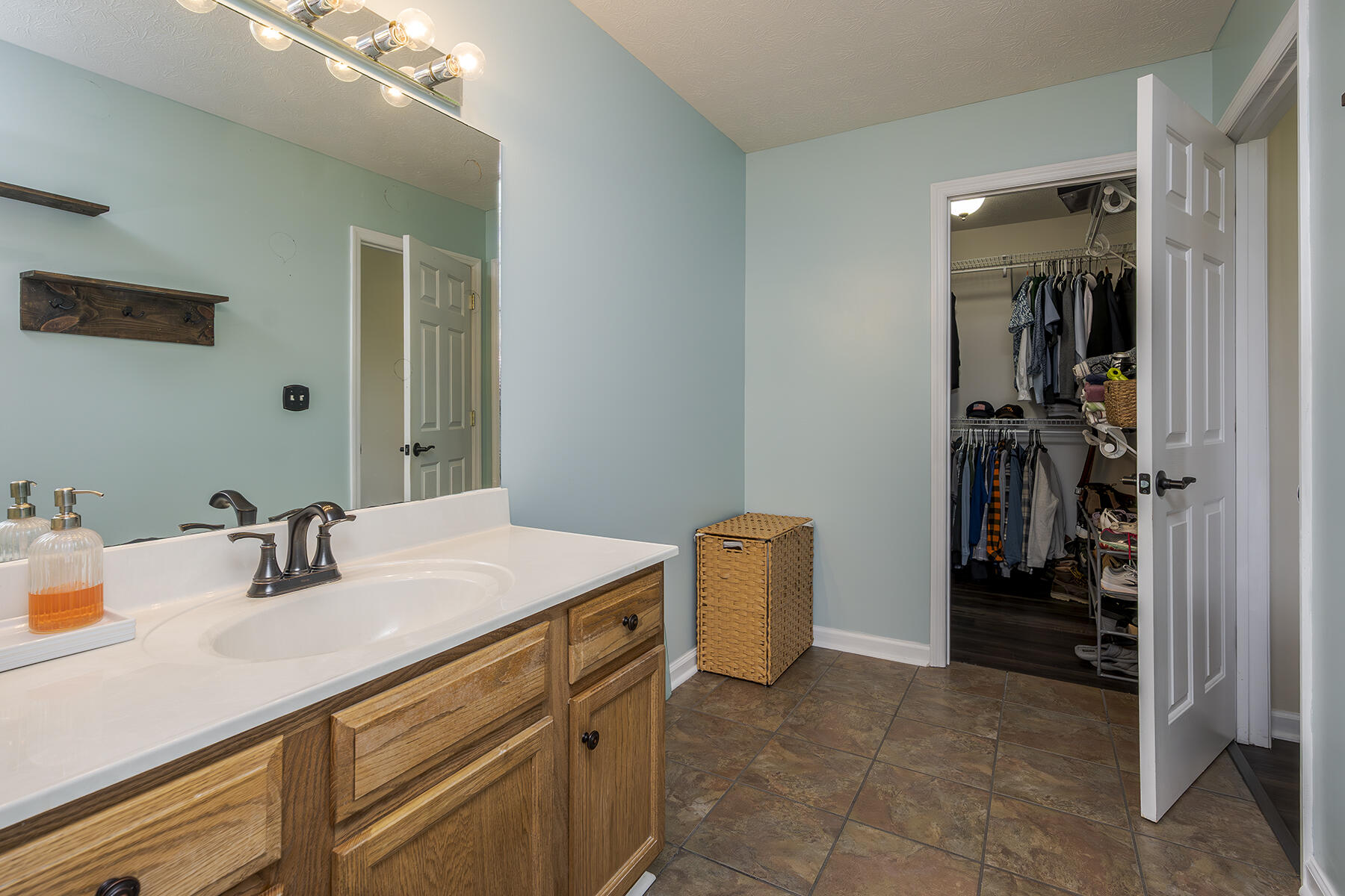 Richmond, Kentucky 40475, United States, 3 Bedrooms Bedrooms, ,2 BathroomsBathrooms,Residential,Active,154357