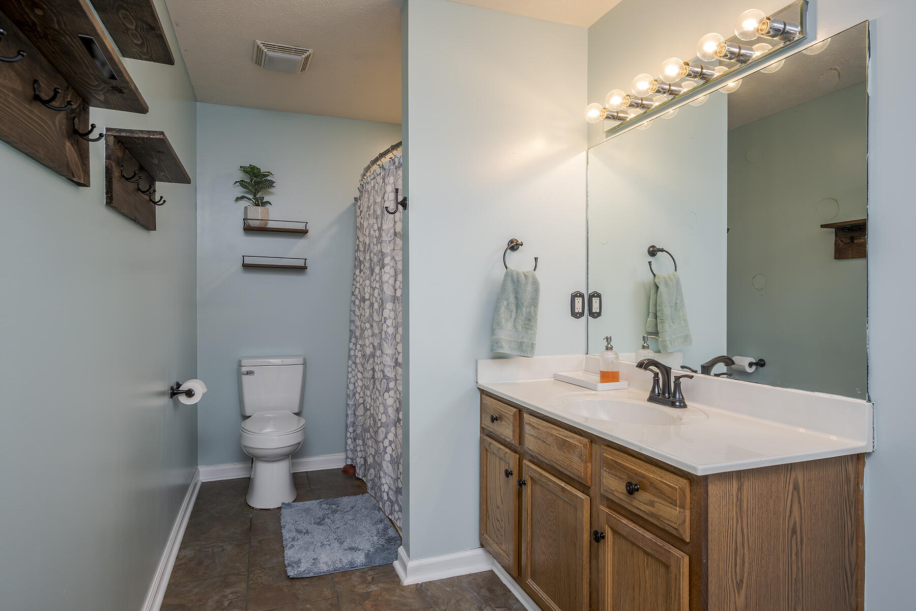 Richmond, Kentucky 40475, United States, 3 Bedrooms Bedrooms, ,2 BathroomsBathrooms,Residential,Active,154357