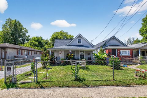 Photo of 858 Charles Avenue, Lexington, KY 40508 (MLS # 25501184)