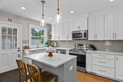 Photo of 990 Cooper Drive, Lexington, KY 40502 (MLS # 25018659)